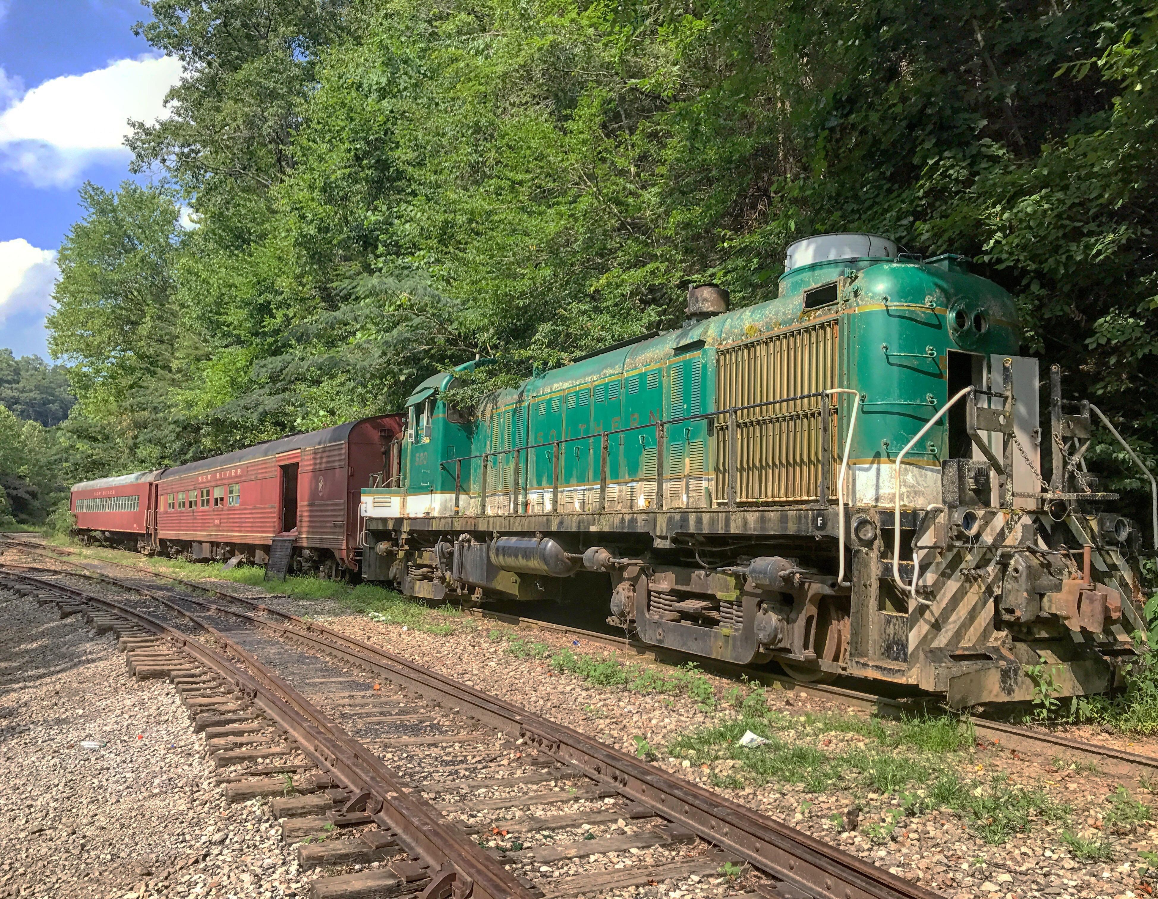 An abandoned train in the middle of the East Tennessee woods. [OC ...