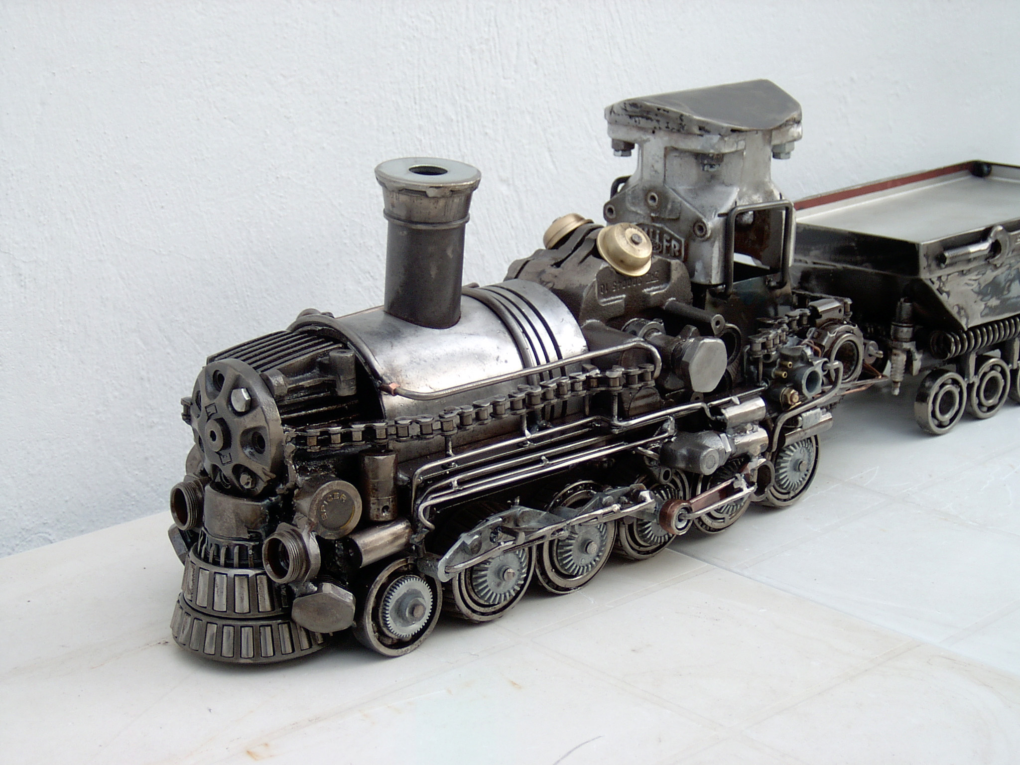 Metal art train sculpture | The most amazing train sculpture
