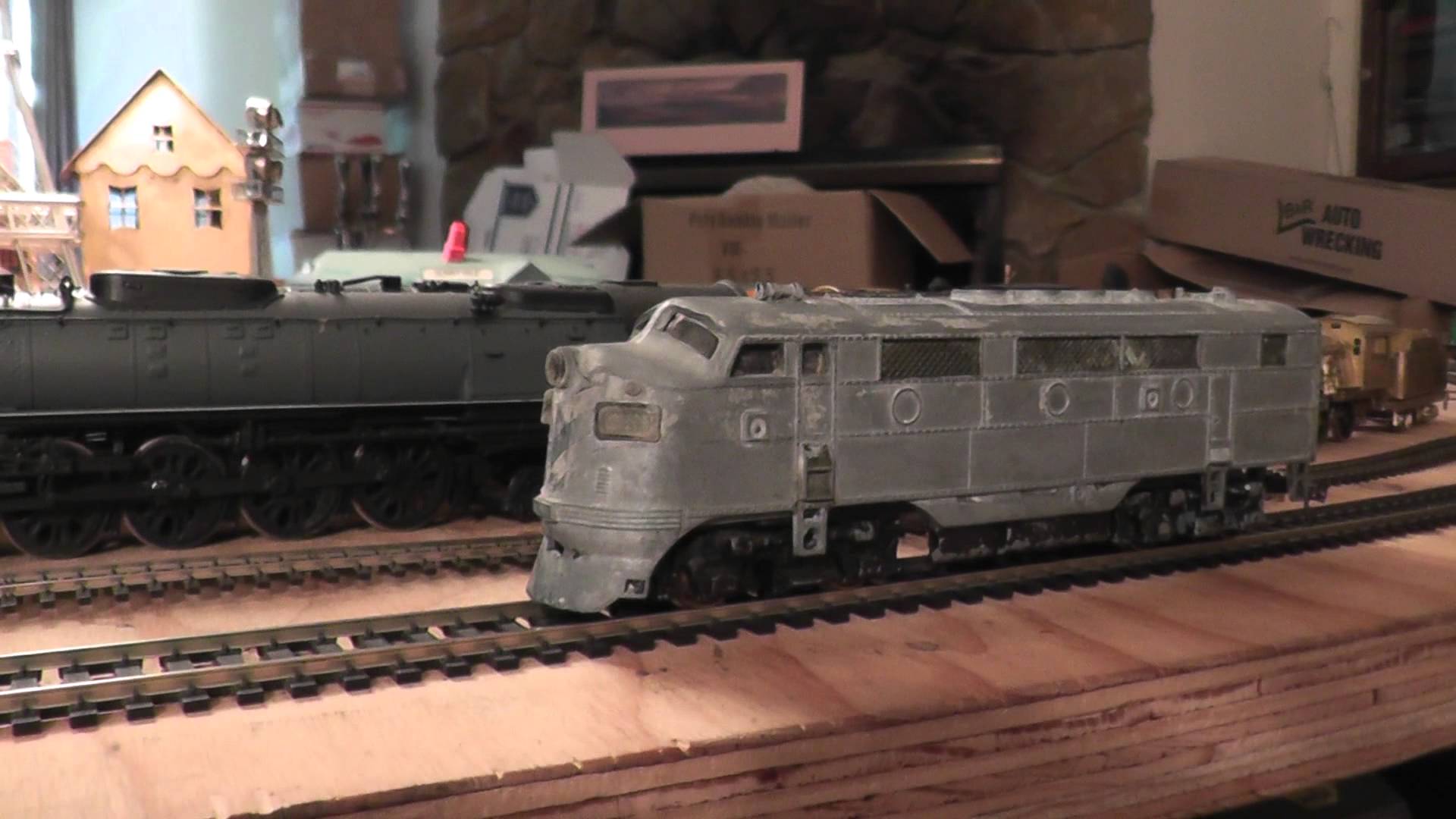 Varney Diesel A Unit HO Scale Model Train Heavy Metal - YouTube