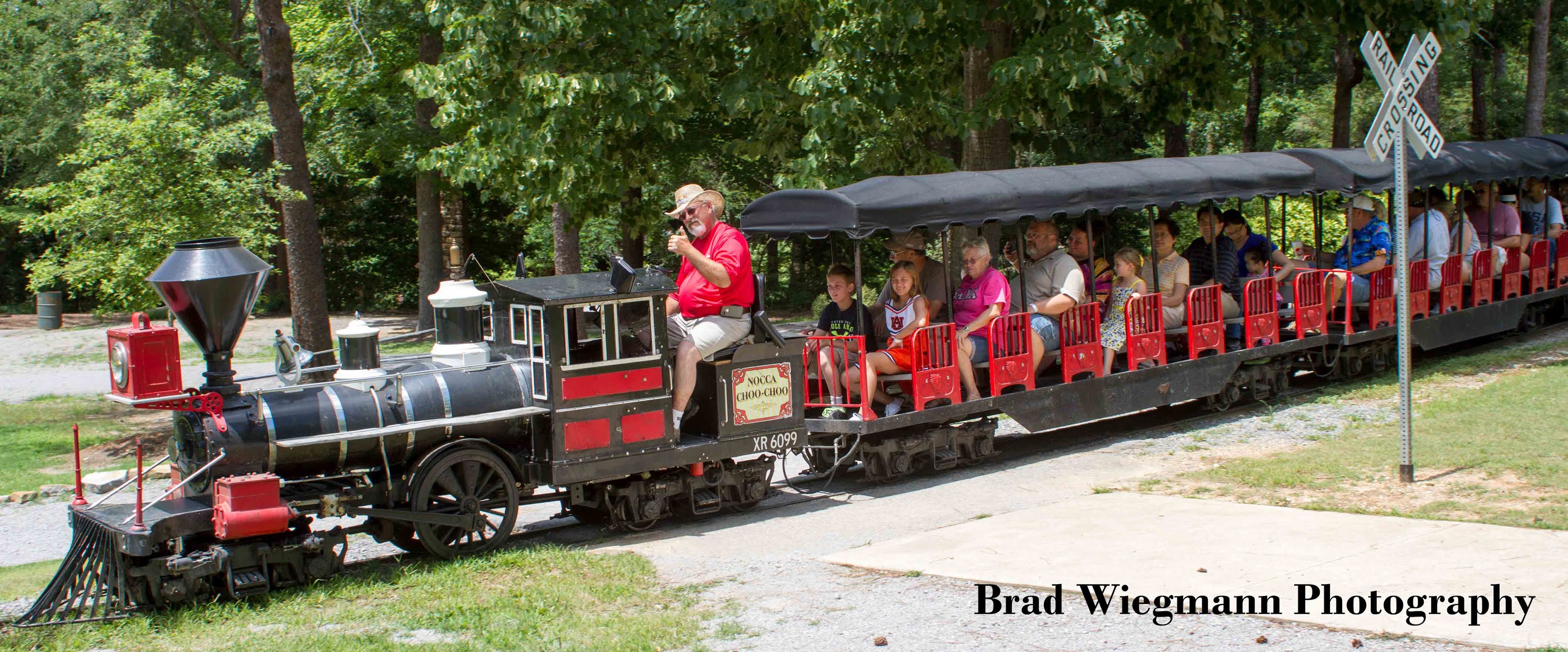 Red Train Ride at Noccalula Falls Park in Gadsden, Alabama - YouTube