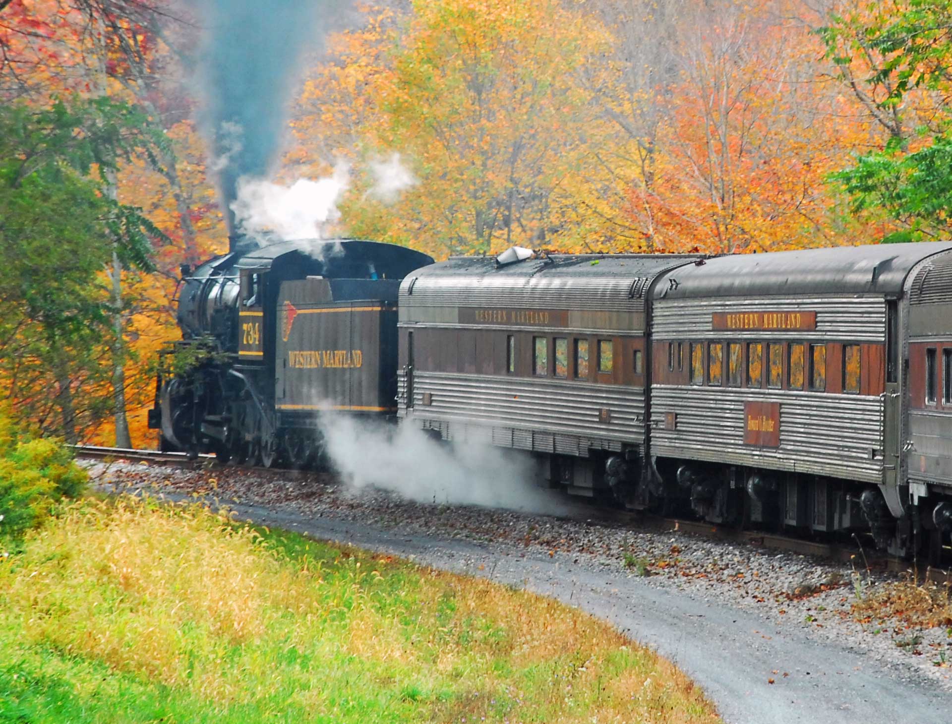 Fall Foliage Trains | Catch a fall foliage train ride