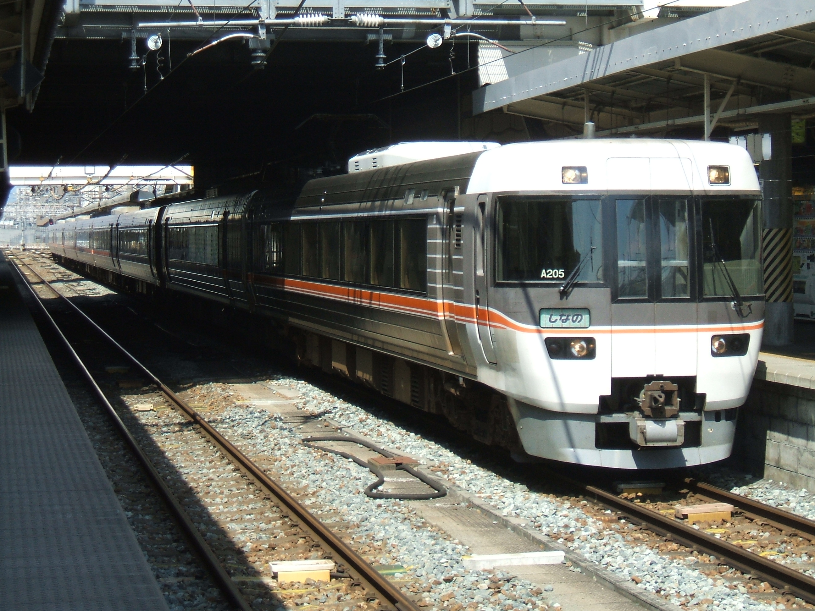 File:JR Central 383 on Shinano limited express train service at ...