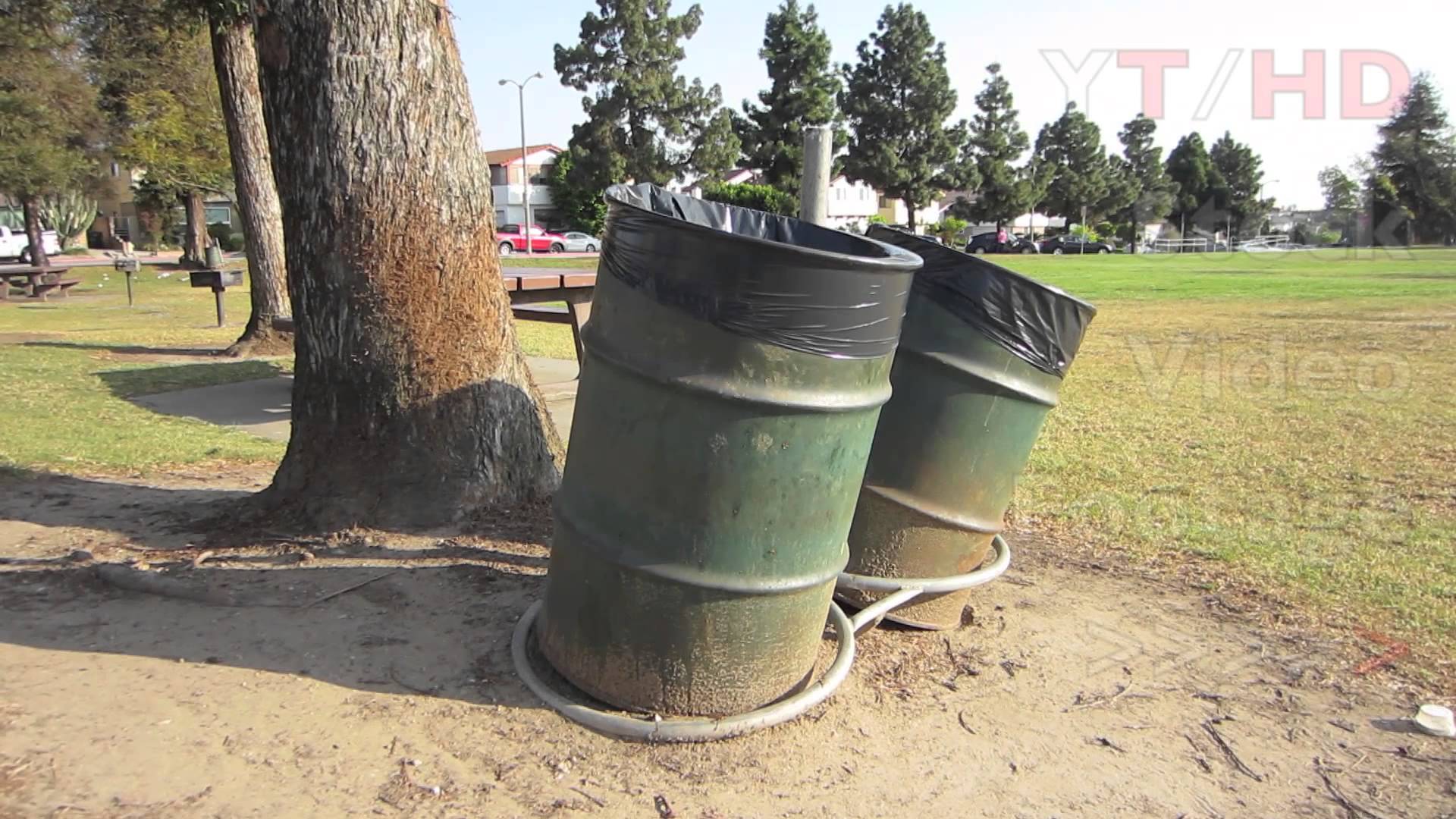 Public Park Commercial Outdoor Metal Trash Can Barrels For Garbage ...