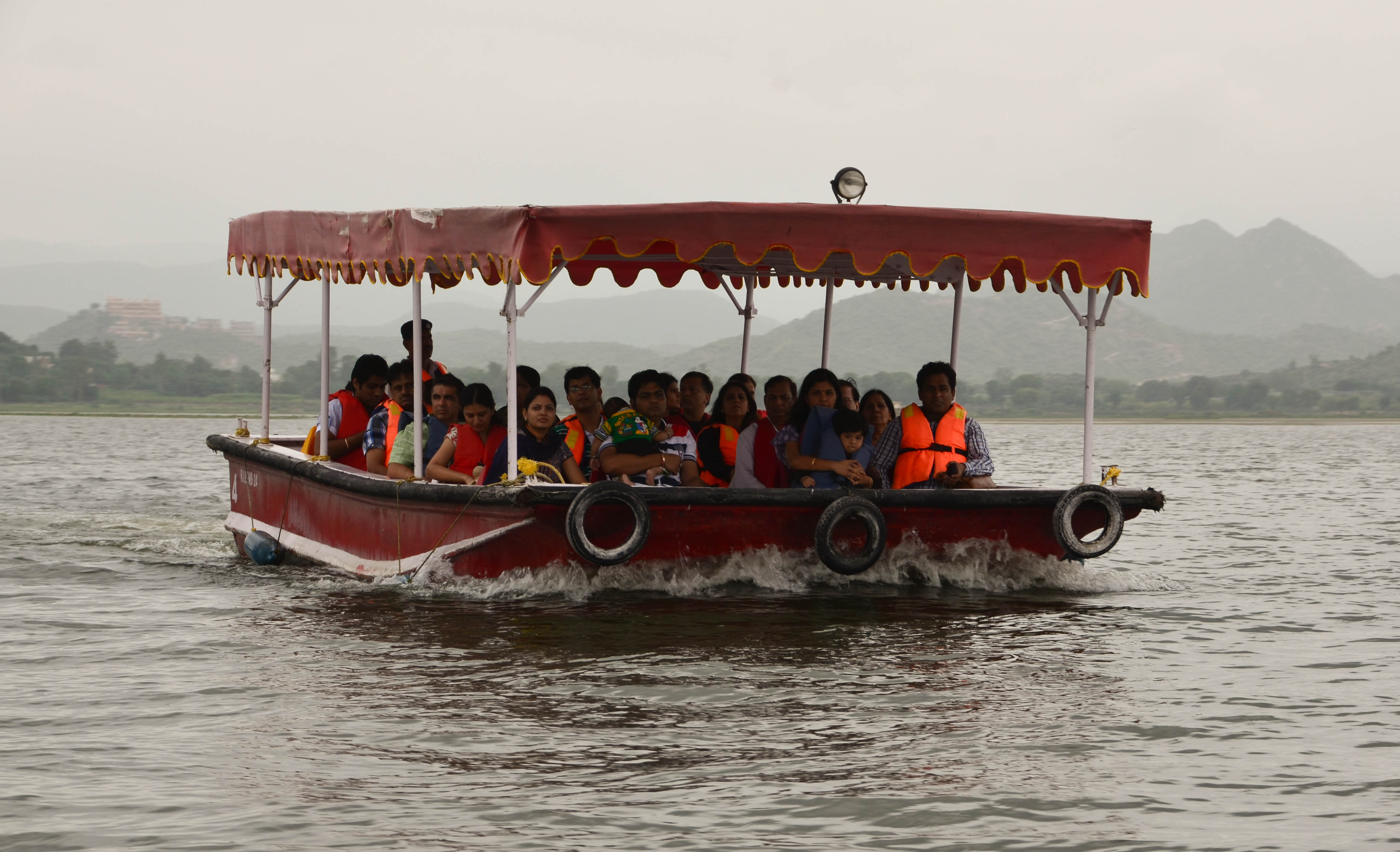 Sunset Boat Ride on Lake Pichola - Albany Kid Family Travel