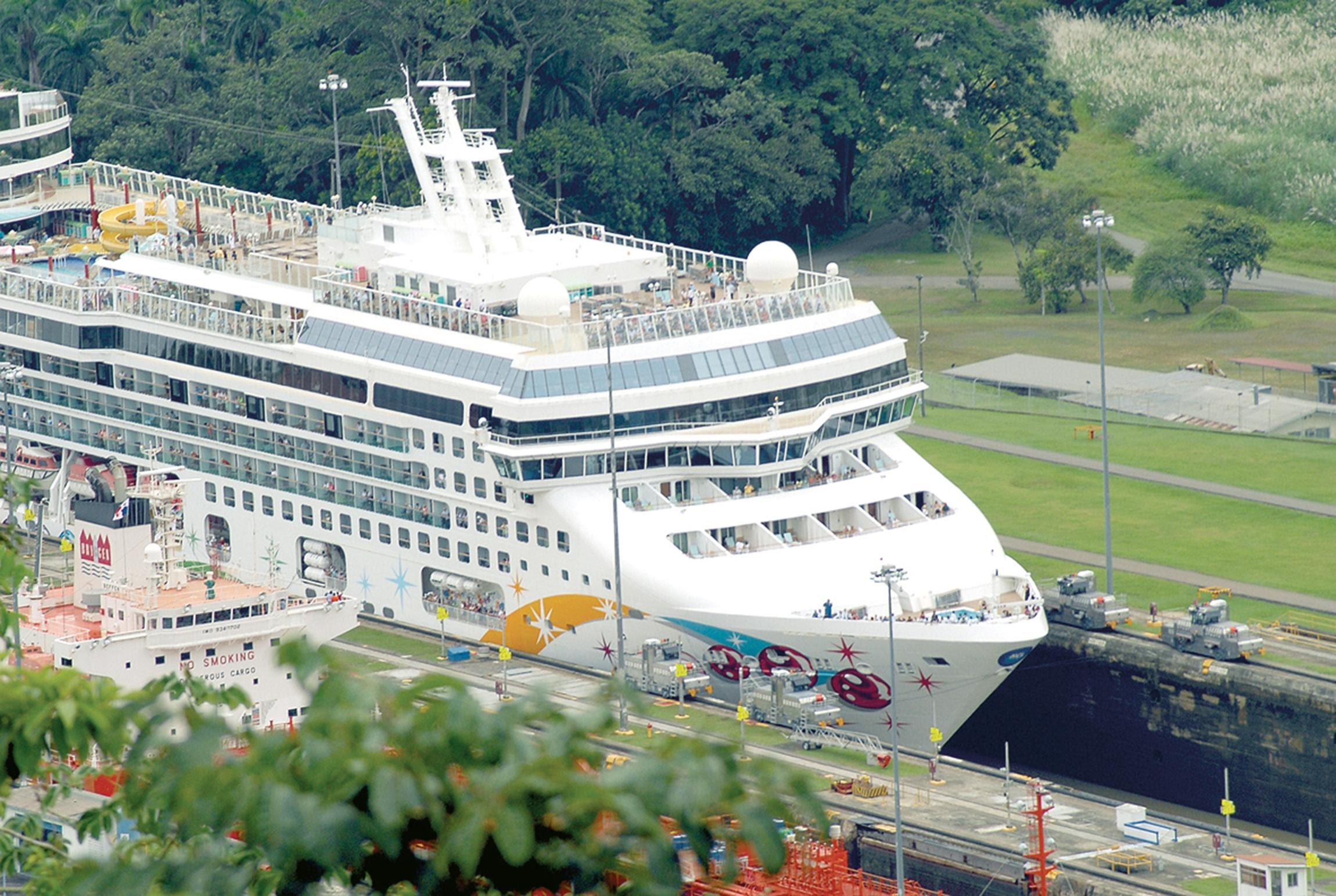 Travel by cruise ship to Panama Canal (HD) - YouTube