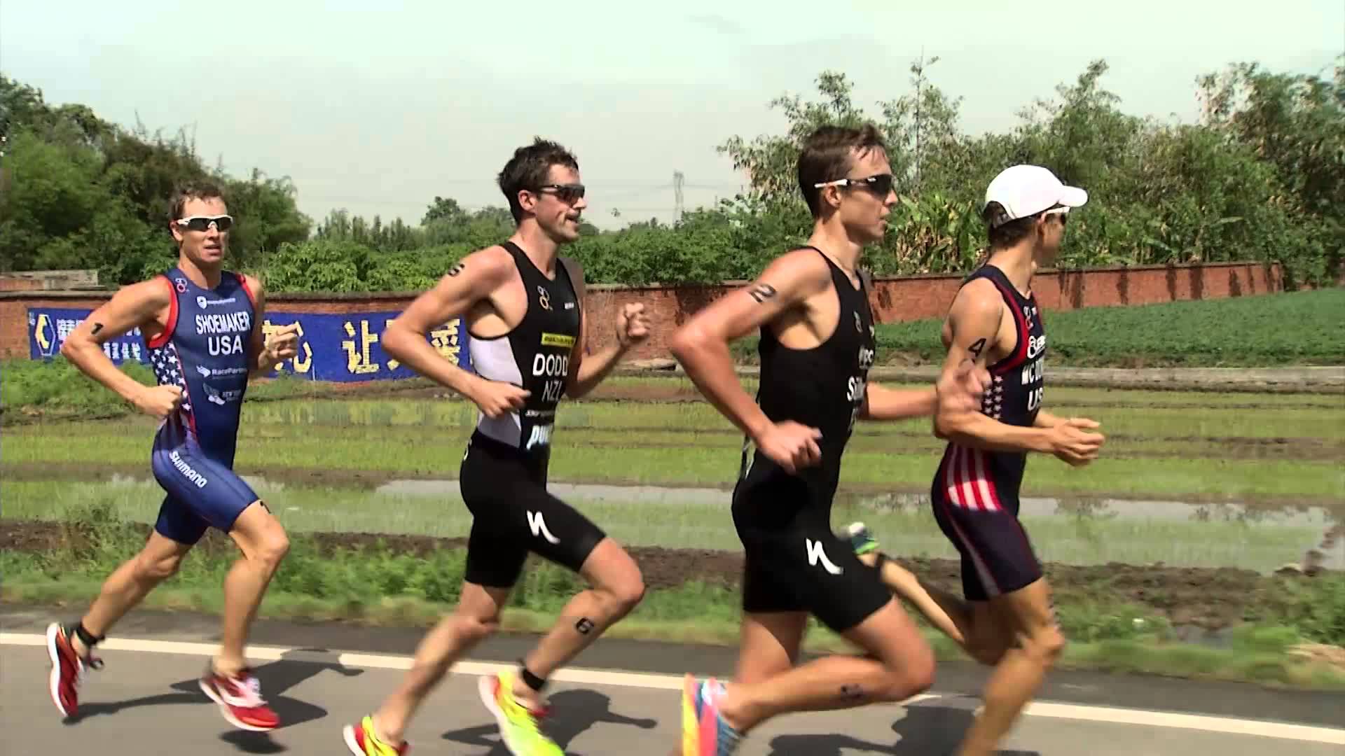2014 Chengdu ITU Triathlon World Cup Men's Race - YouTube