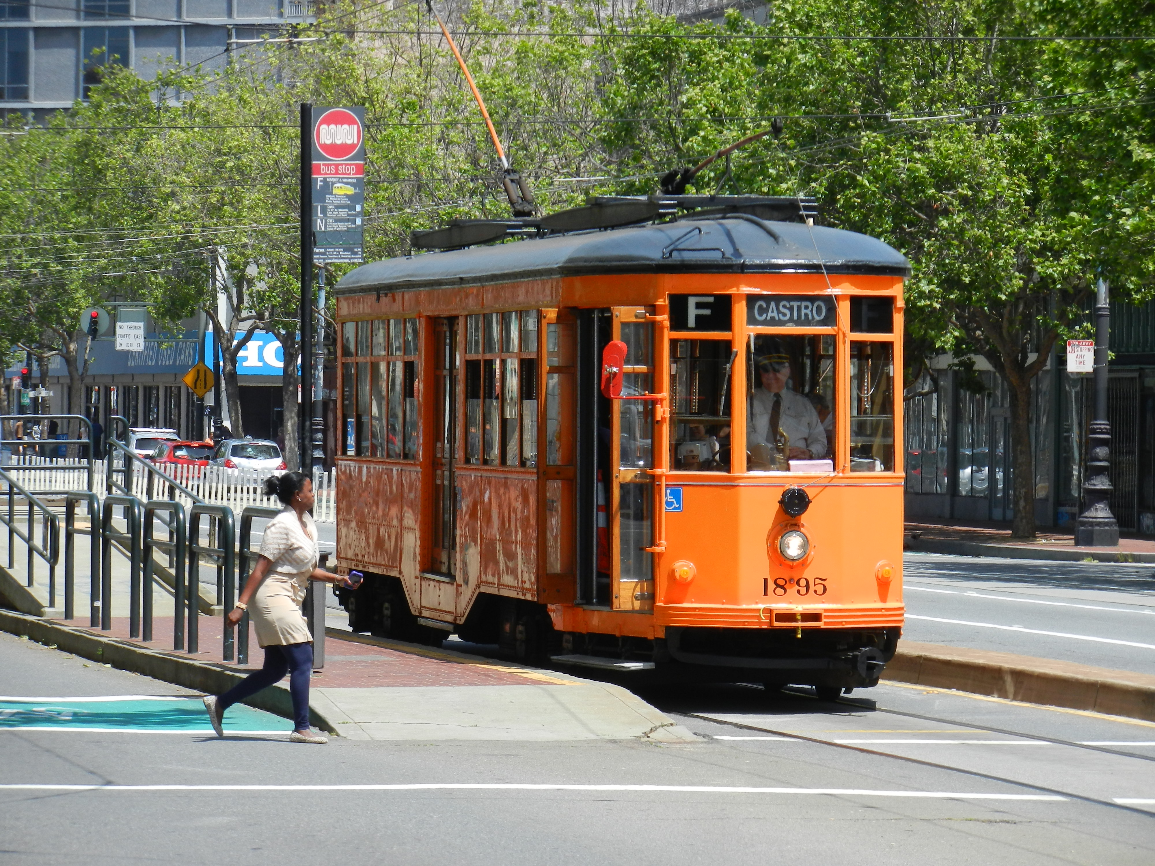 Urban: Running for the Italian Trolley in San Francisco on a Sunday ...