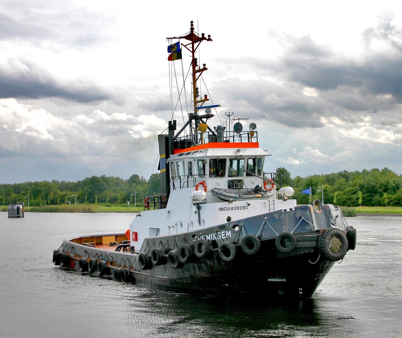 Tugboat, Pilot, Dredge, SAR Tracker | Marine Vessel Traffic