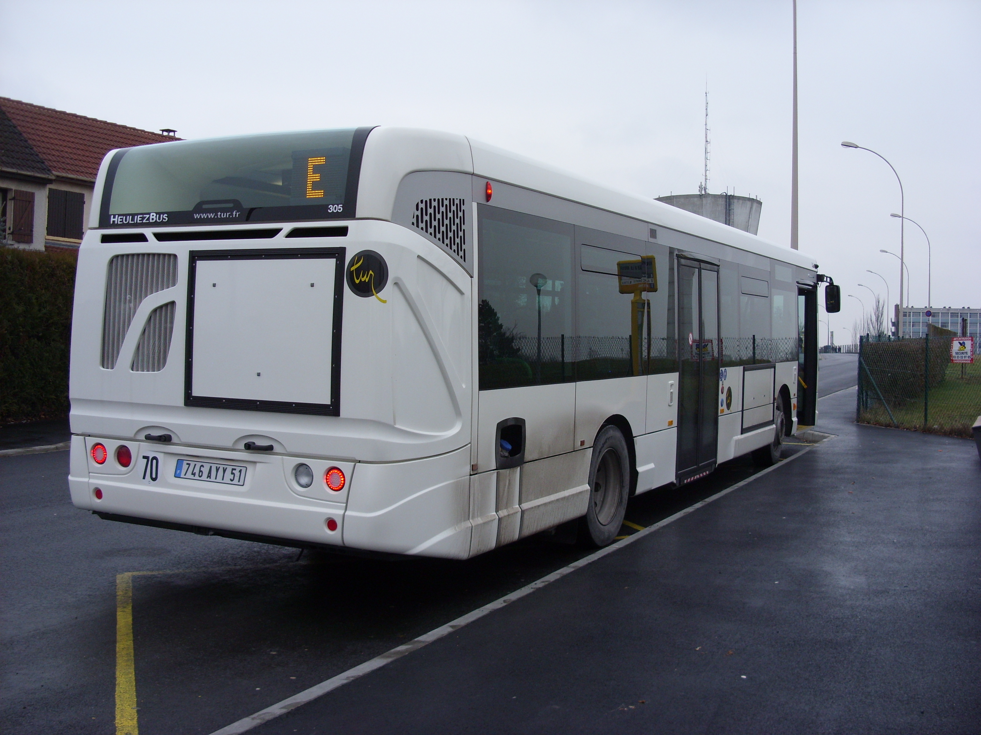 Tur - heuliez bus gx 327 n° 305 - ligne e photo