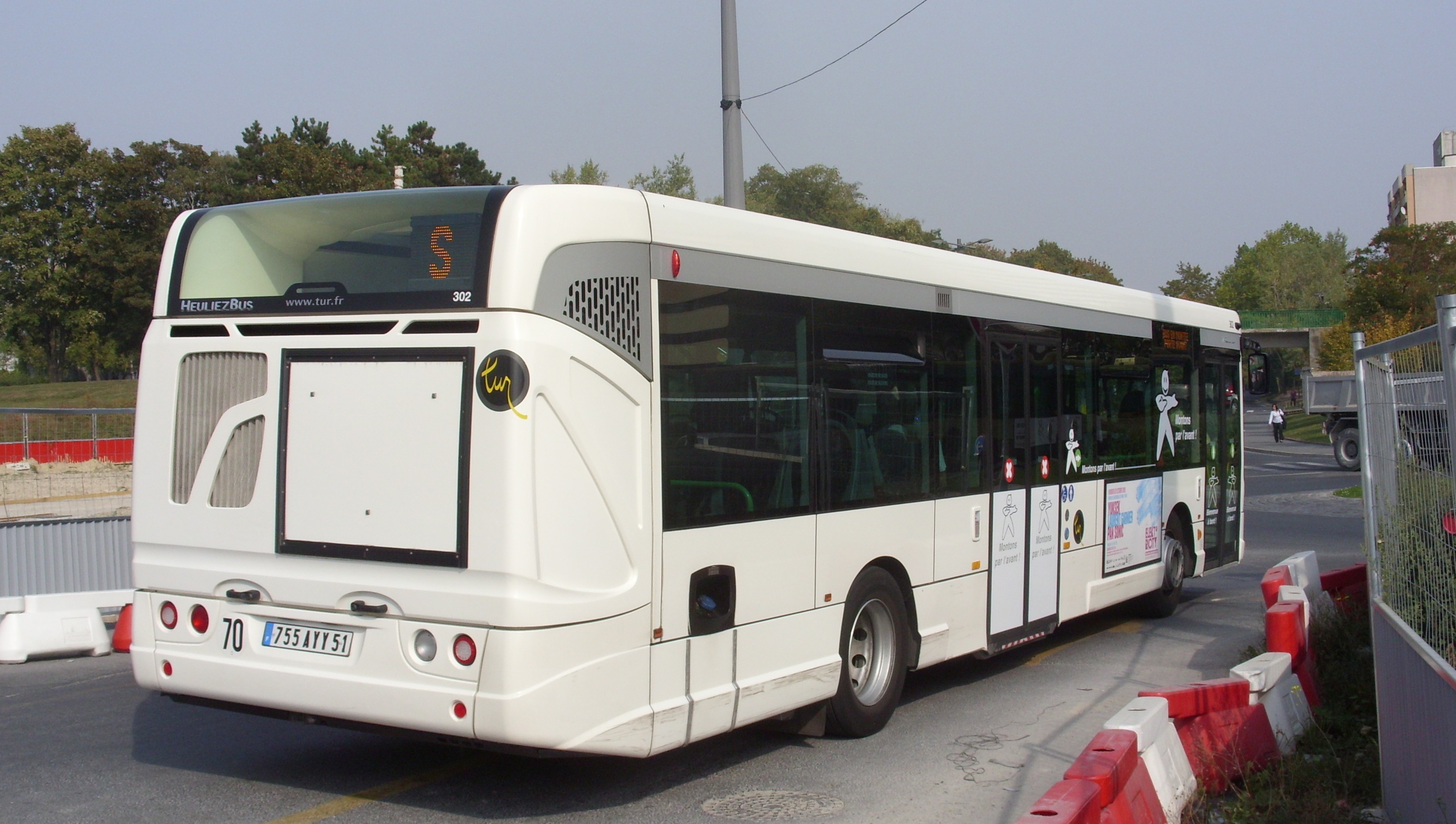 Tur - heuliez bus gx 327 n°302 - ligne s photo