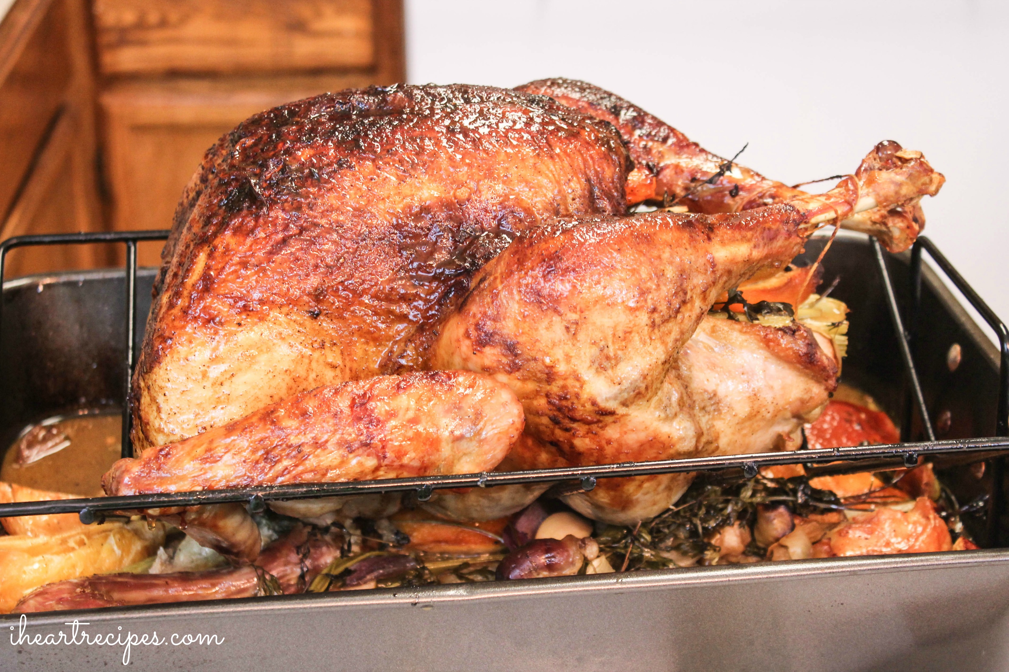 Juicy Whole Roast Turkey | I Heart Recipes