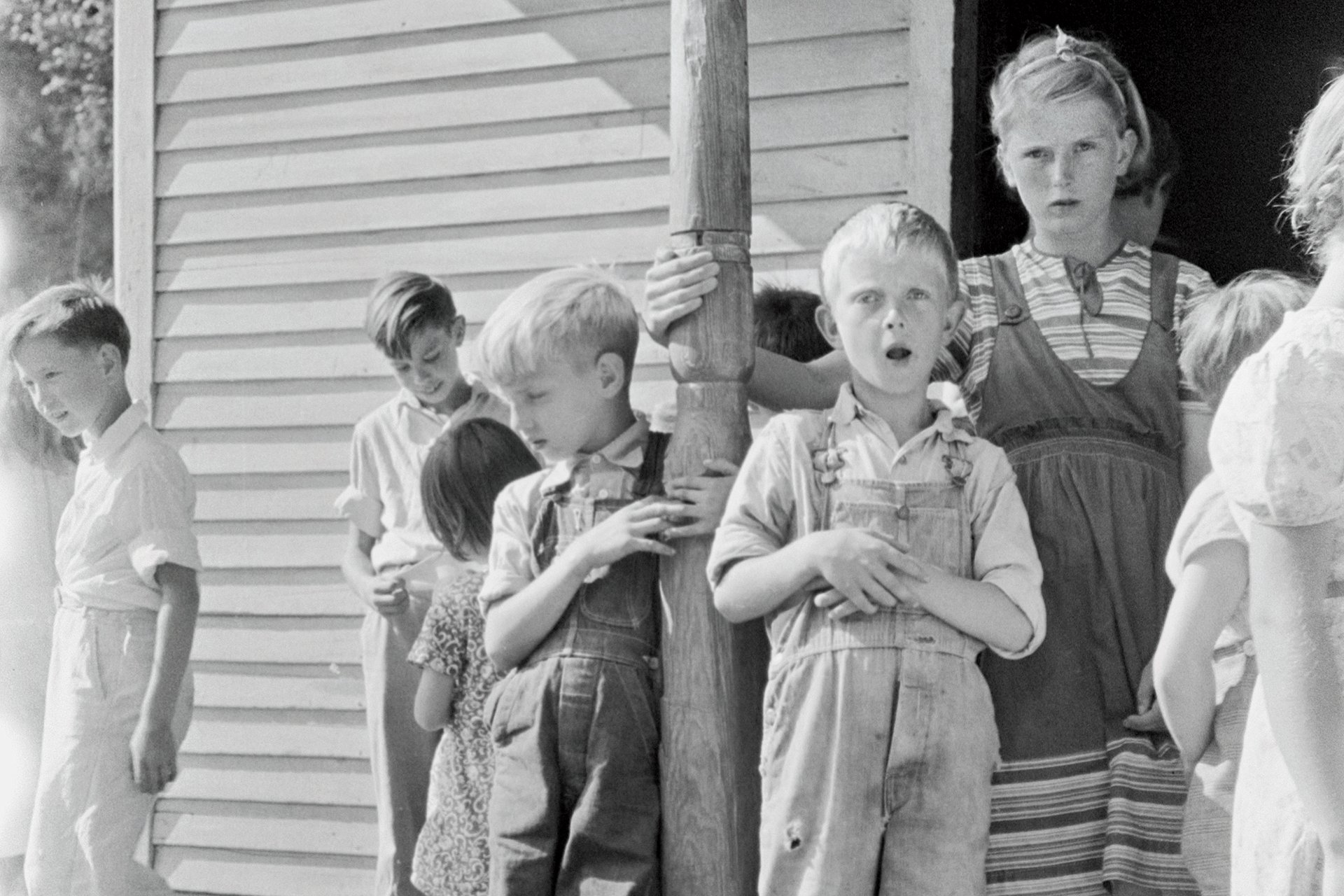 The Despair of Poor White Americans - The Atlantic