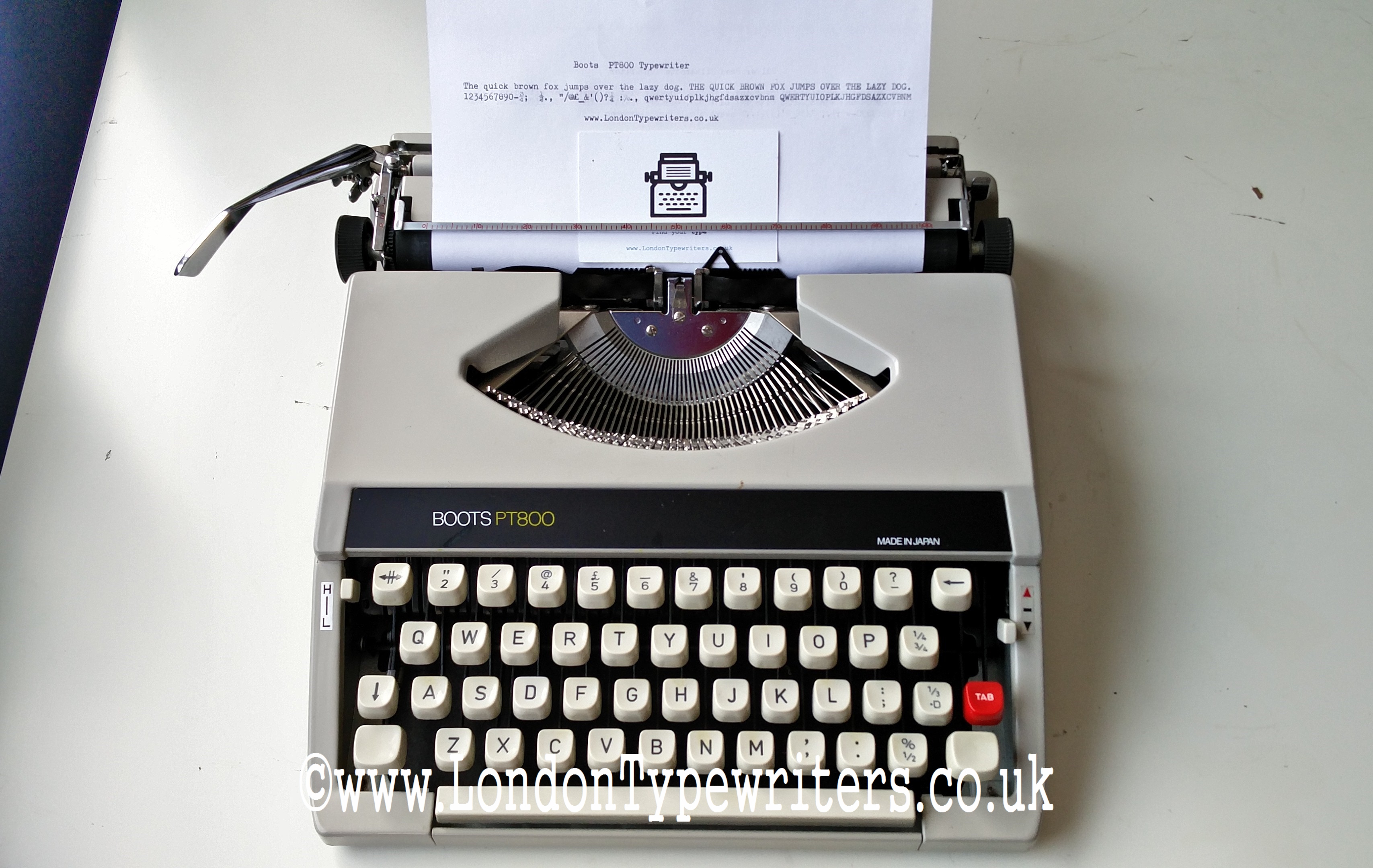 Working Boots PT800 Retro Manual Portable Typewriter - New Ribbon ...