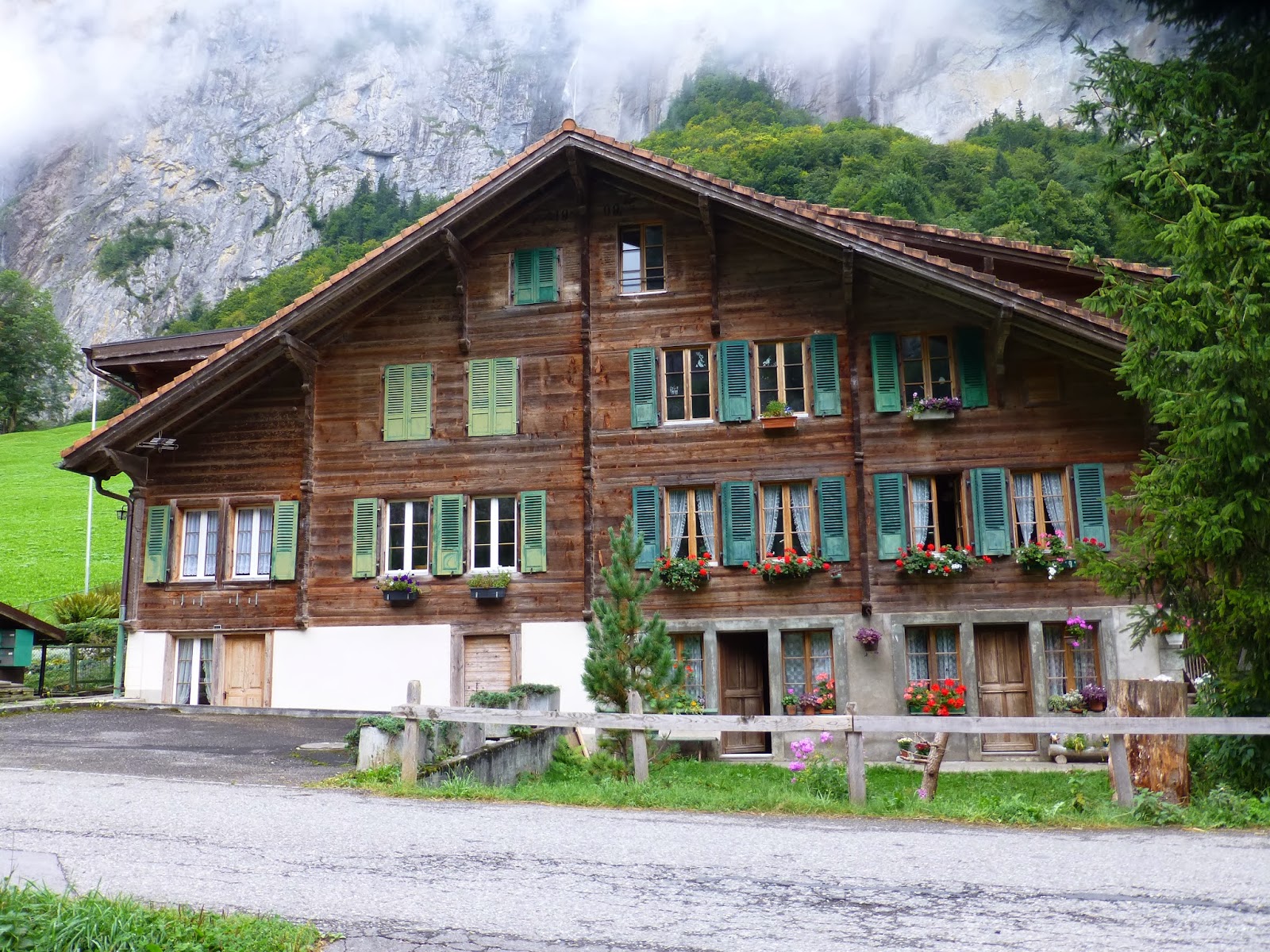 Scottish Girl in Zurich: Alpine Houses