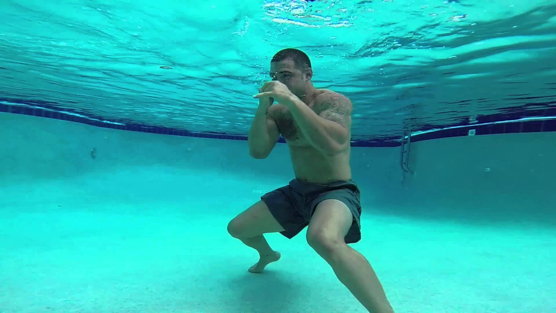 UnderWater Shadow boxing - YouTube