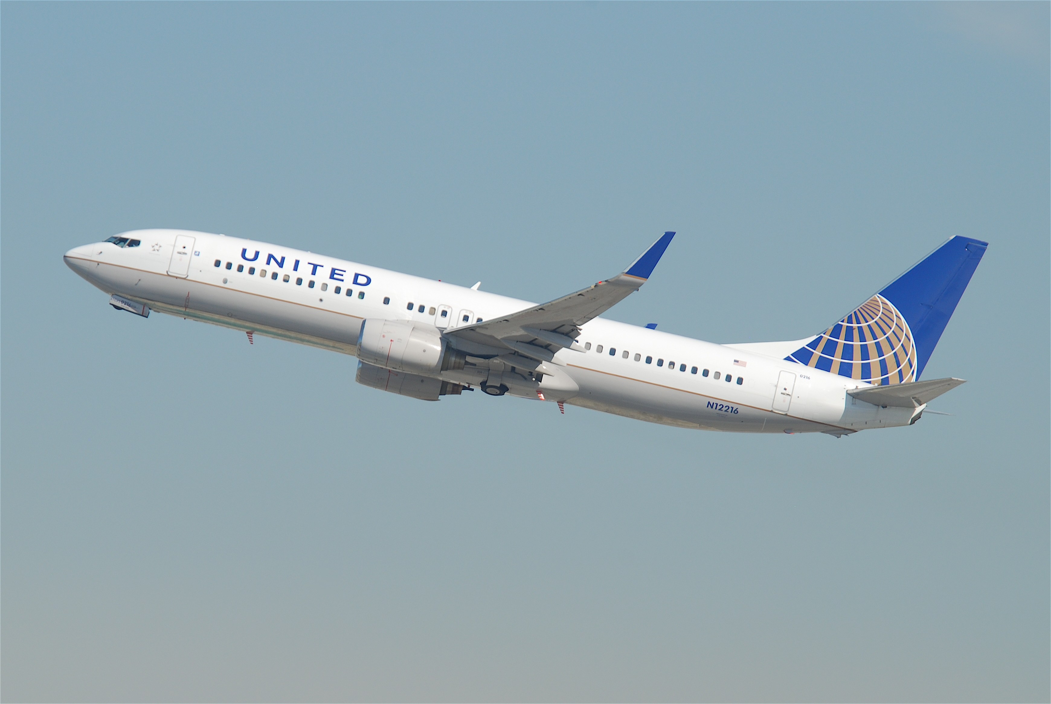United Airlines Introduces New Boeing 737 MAX 9 - mba - Morten Beyer ...