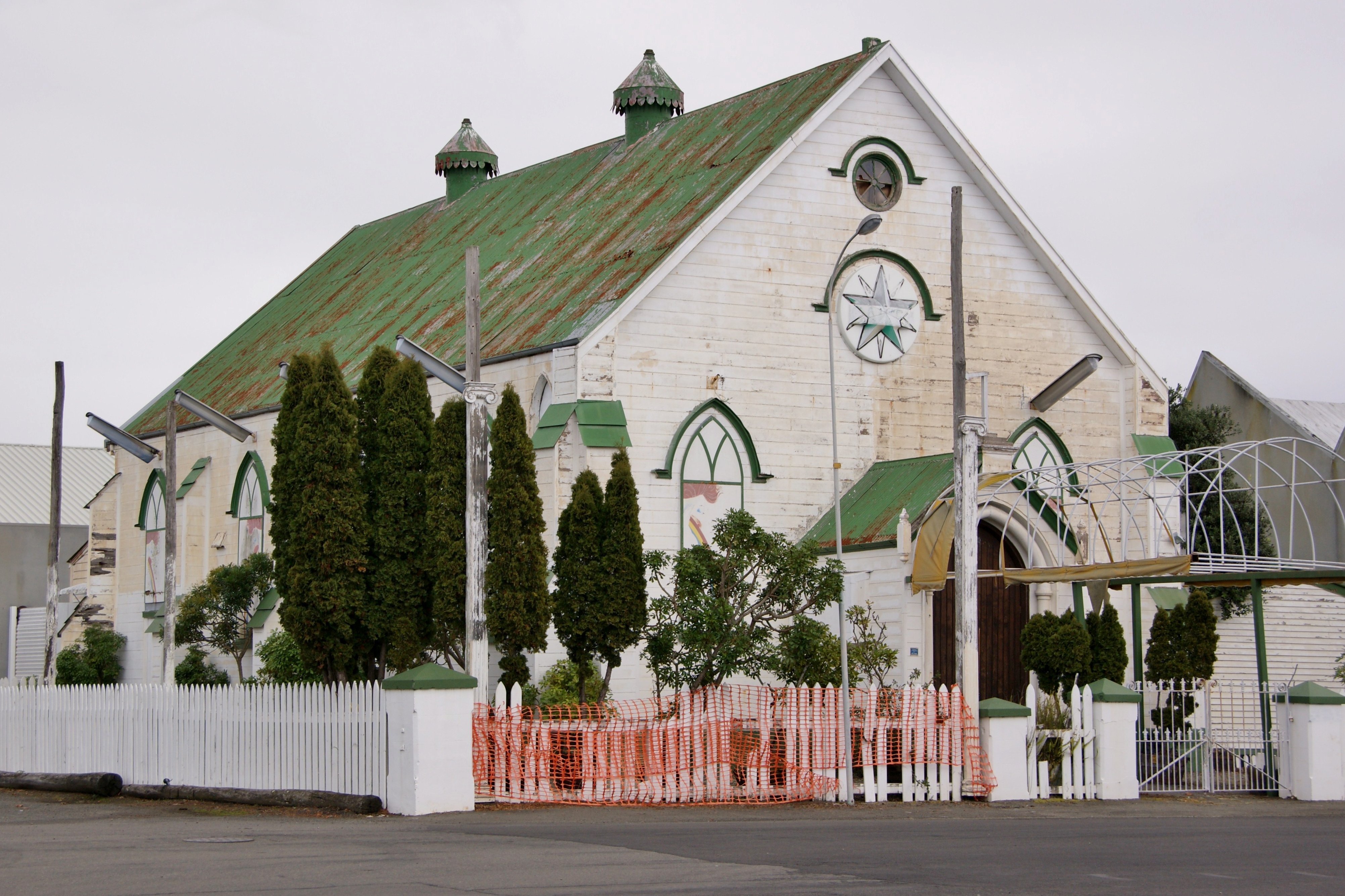 File:Unknown Church, Coronation St, Ahuriri, Napier (2).JPG ...