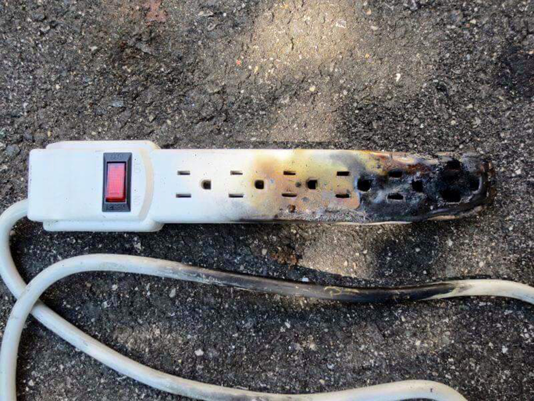 Unsafe plugging photo