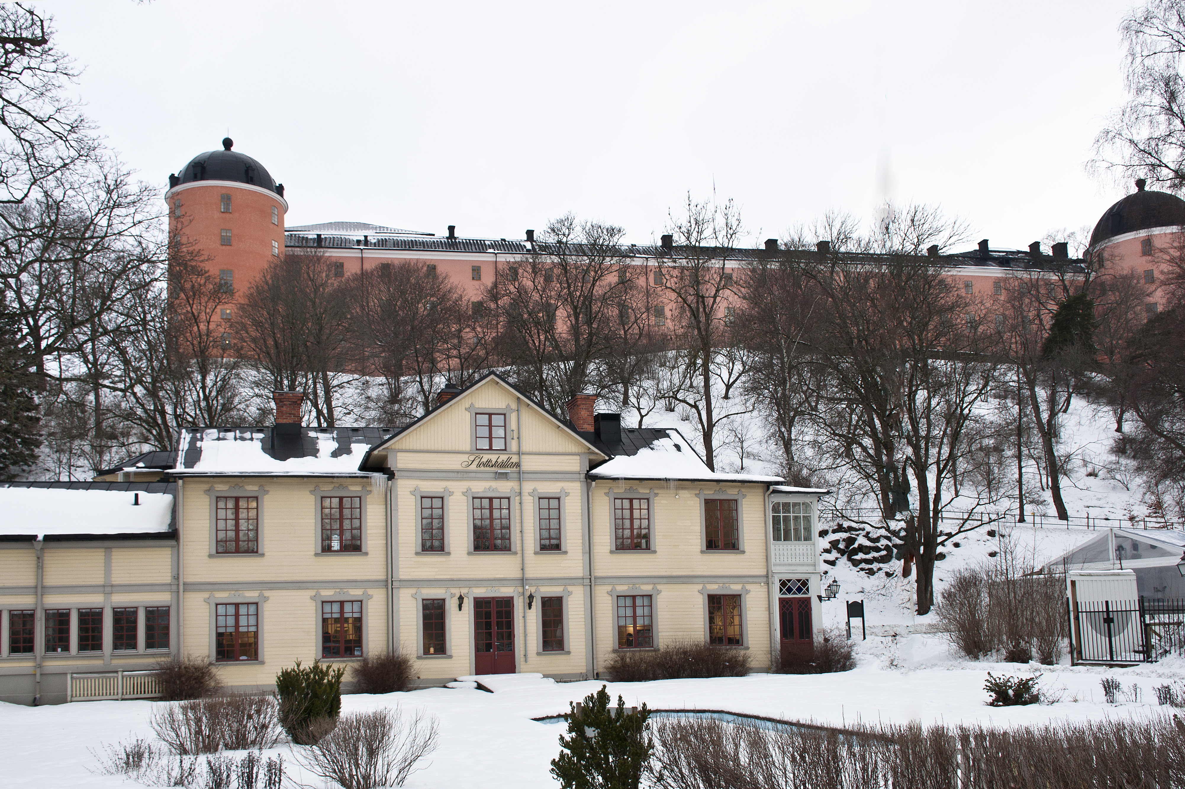 Uppsala slott och slottskällan photo