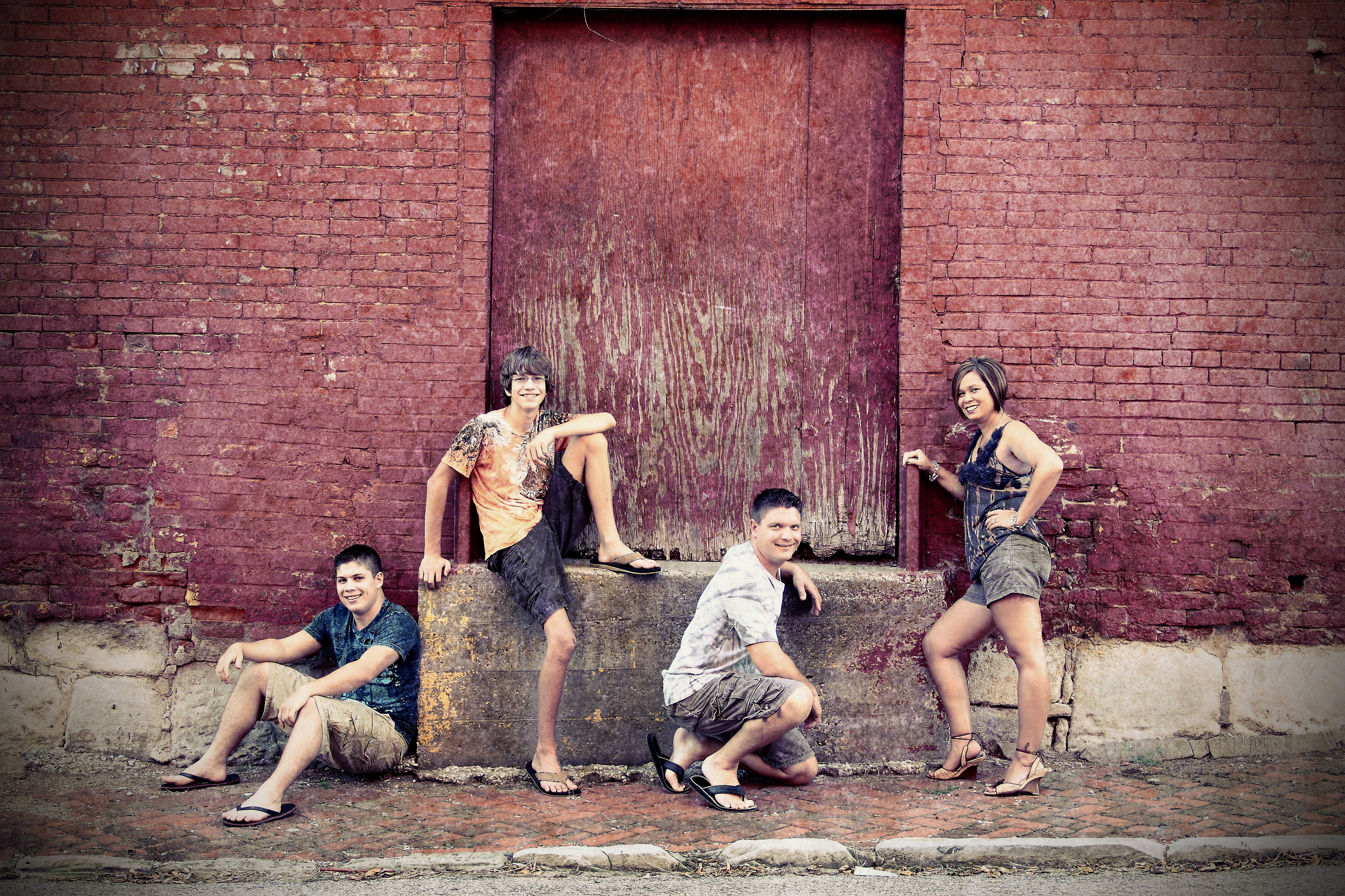 Urban Grunge – Family Style | lensdiva.photography Blog
