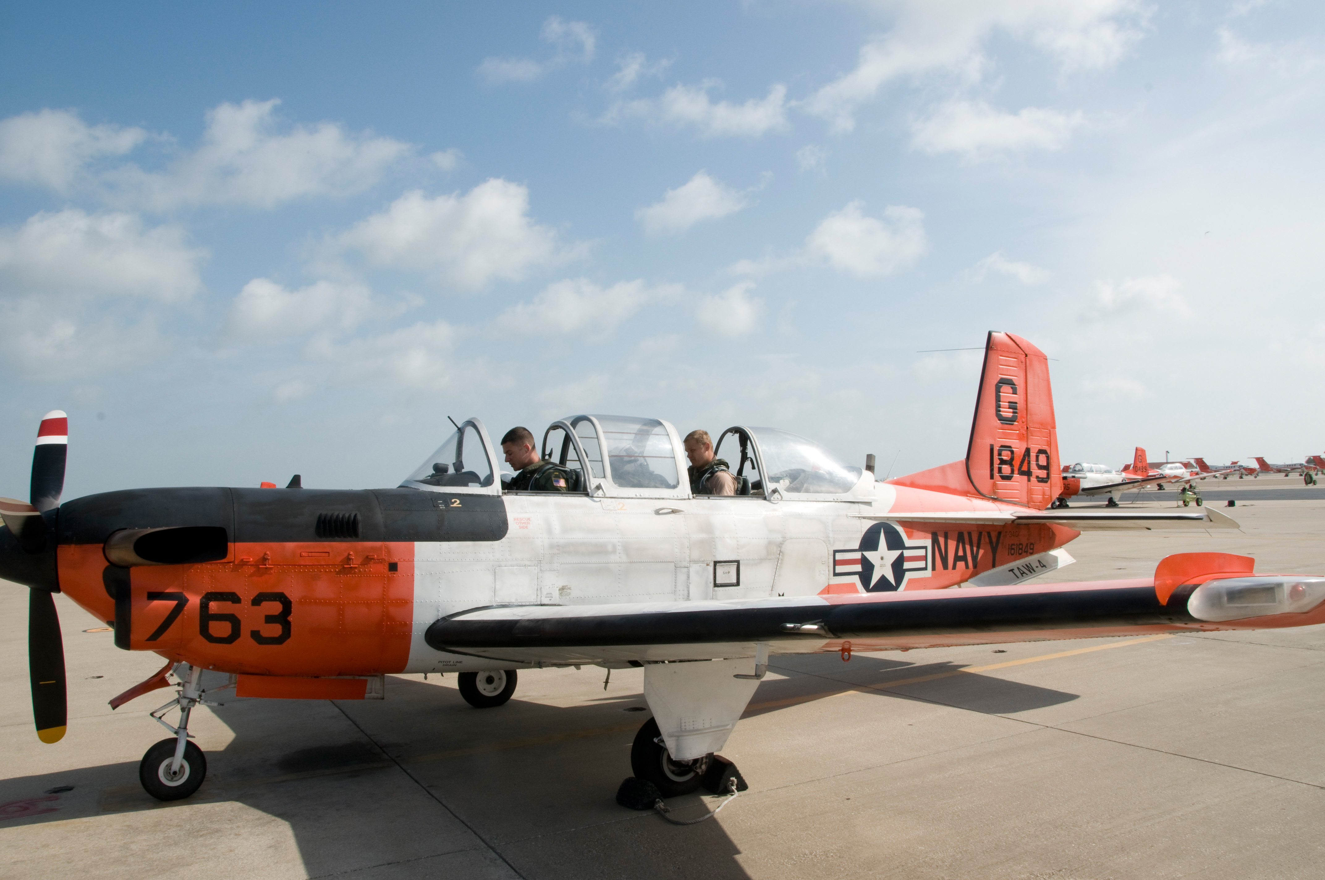 Navy Training Aircraft Crashes in Gulf of Mexico - USNI News