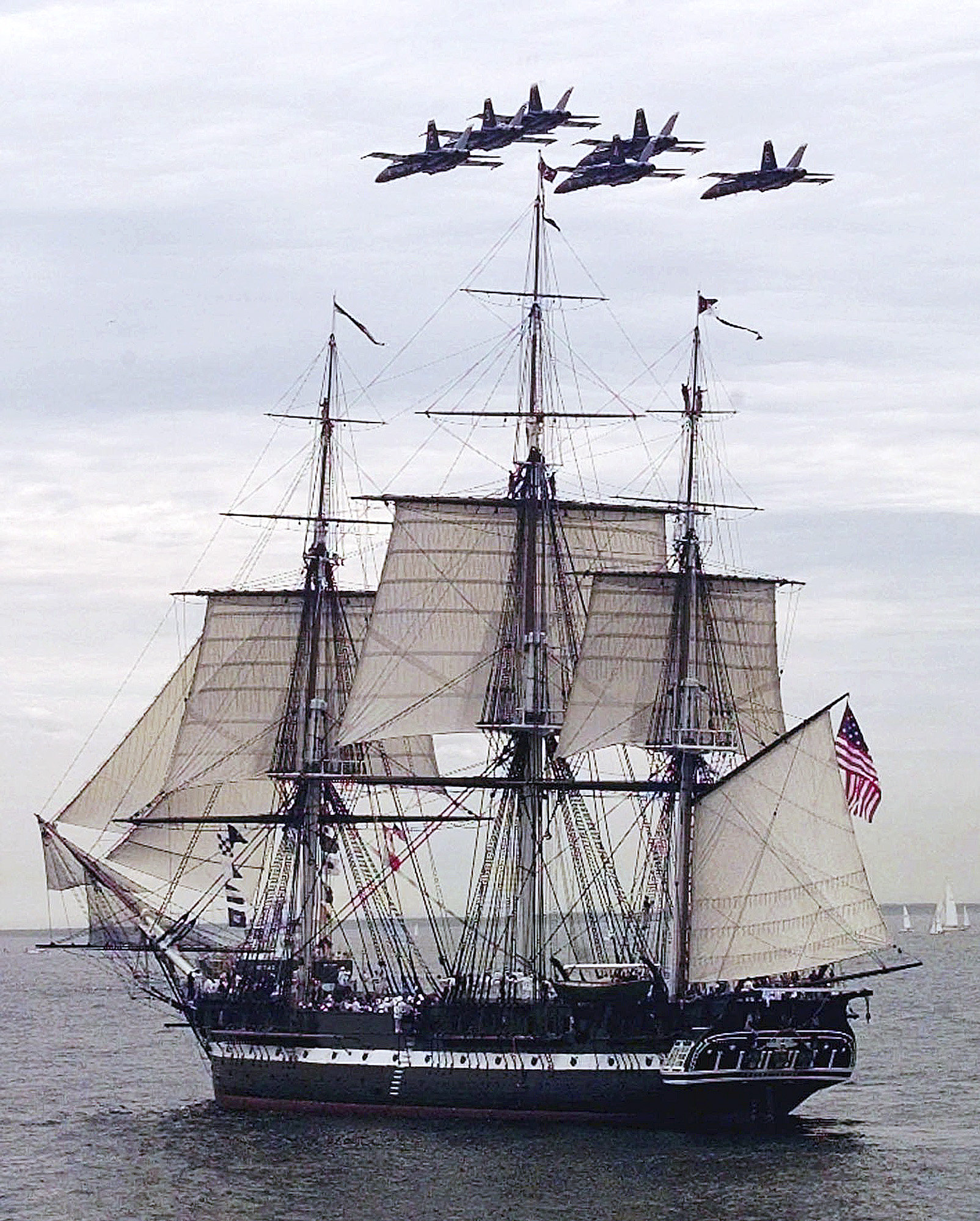World's oldest commissioned warship, USS Constitution, to sail again ...