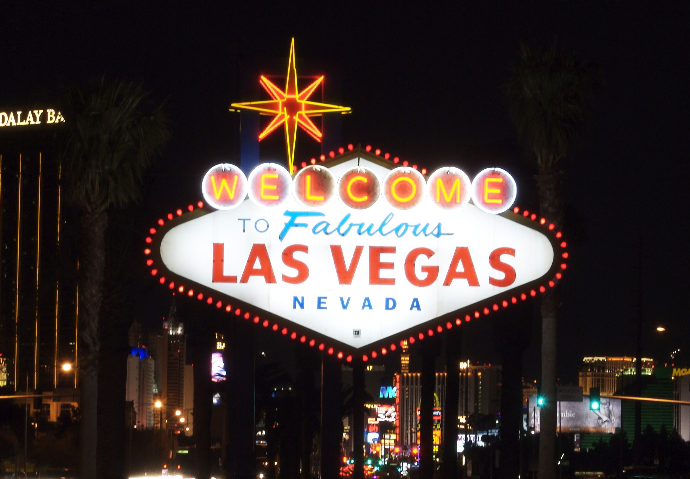 File:Welcome to Las Vegas sign.jpg - Wikimedia Commons