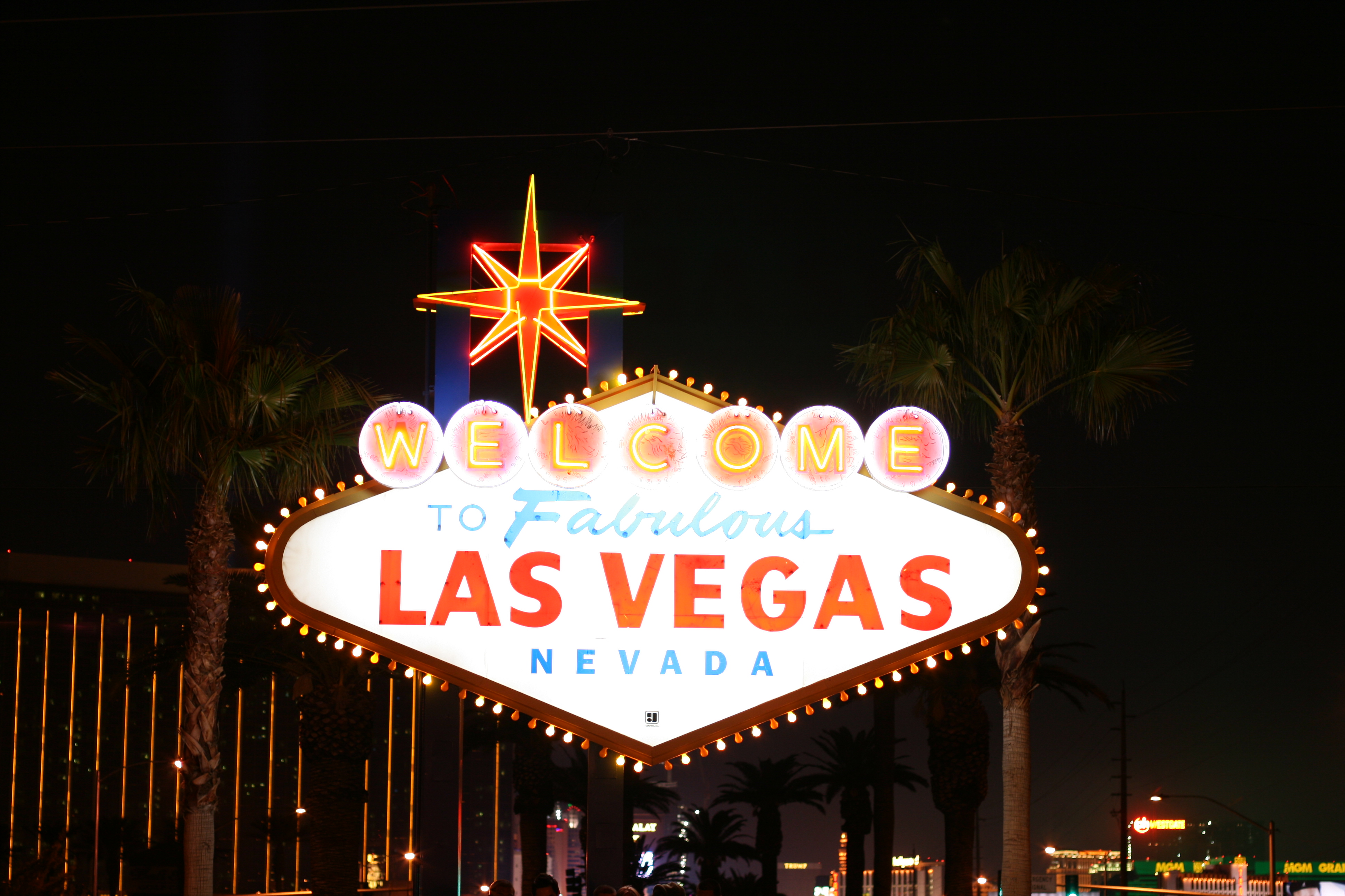 File:Welcome to Fabulous Las Vegas sign.jpg - Wikimedia Commons
