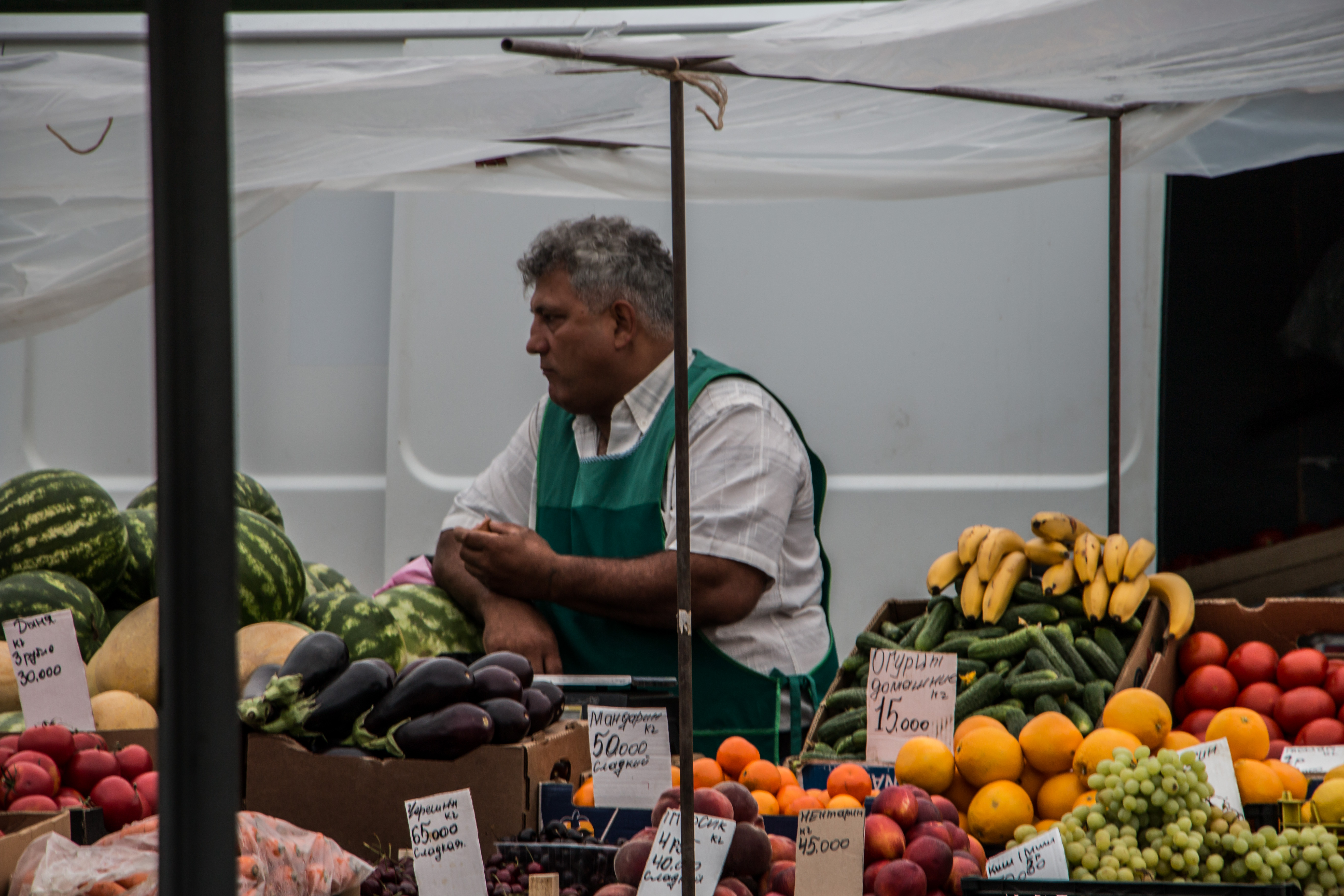 Vegetable and fruit stand photo