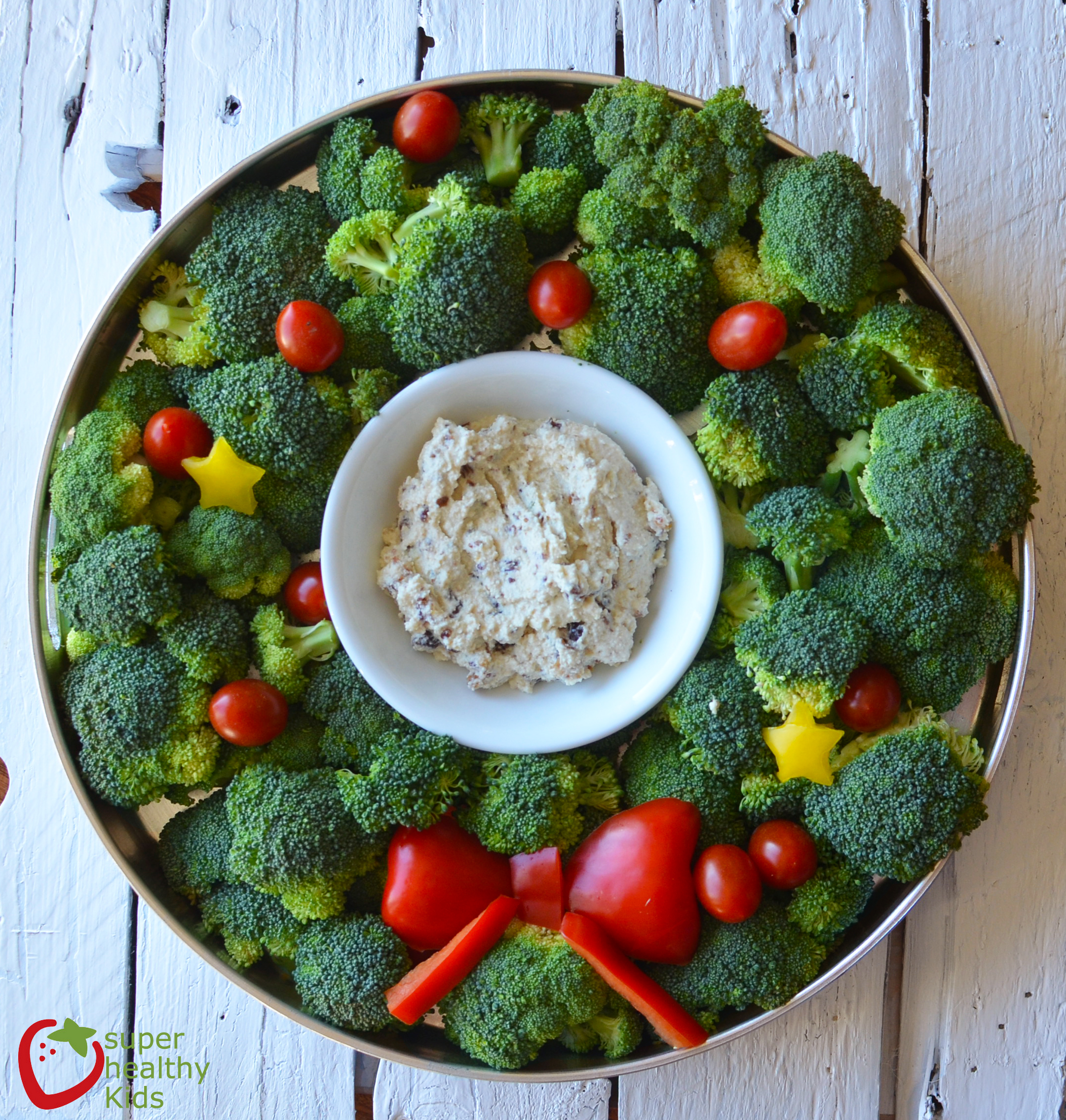 Holiday Veggie Tray with Creamy Ranch Dip | Healthy Ideas for Kids