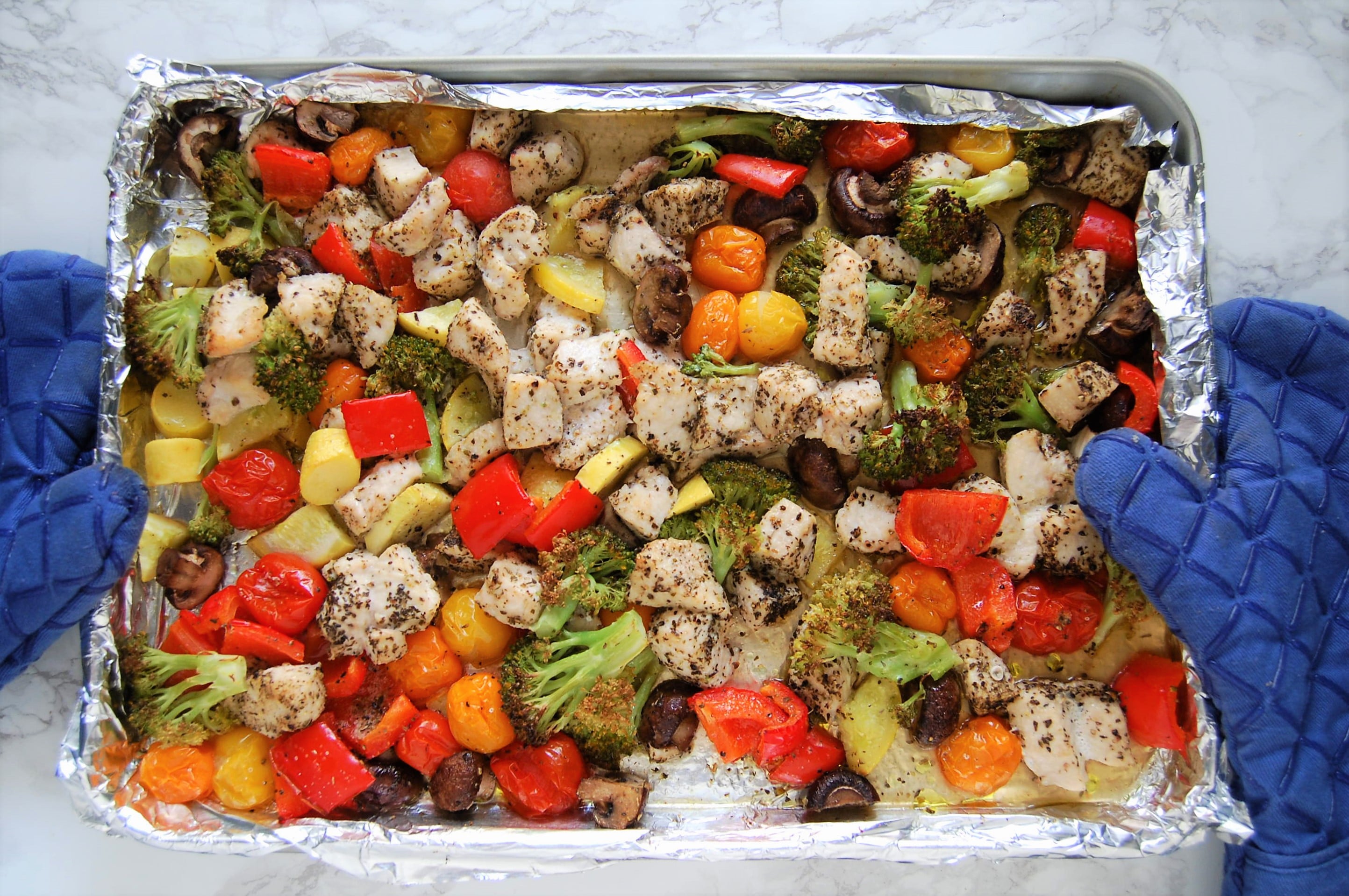 Sheet Pan Dinner: Chicken & Veggies (30 Minute Dinner) | Nutrition ...