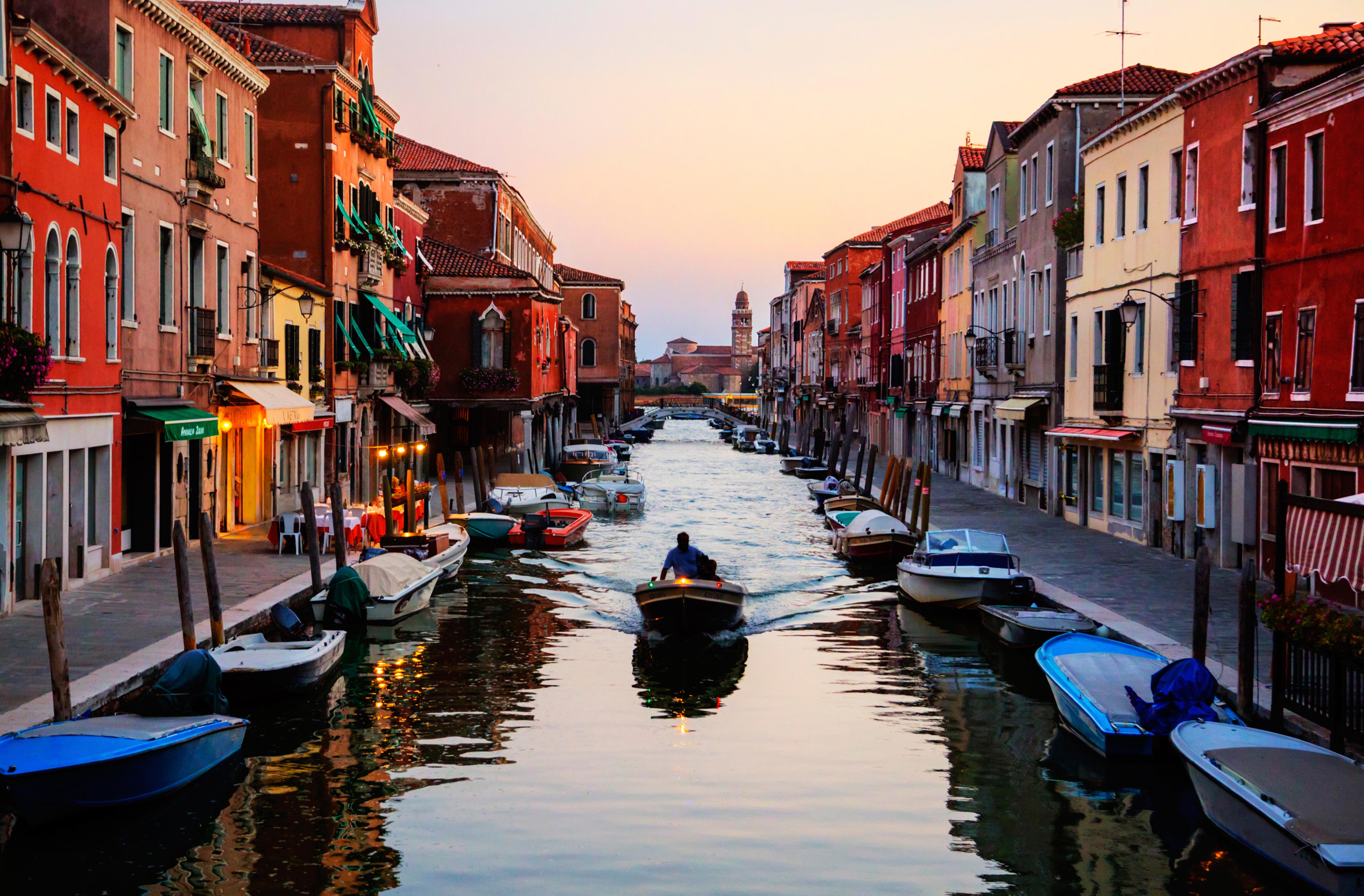 Entangled Canals of Venice, Italy - Traveler Corner