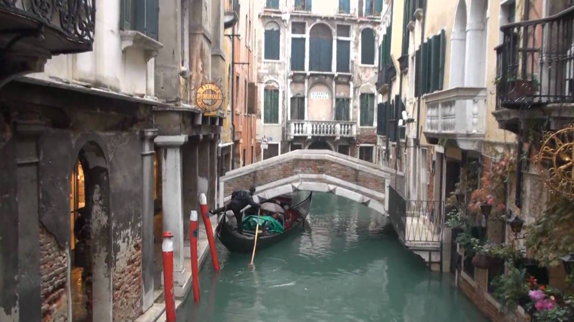A Rainy Day in Venice - YouTube