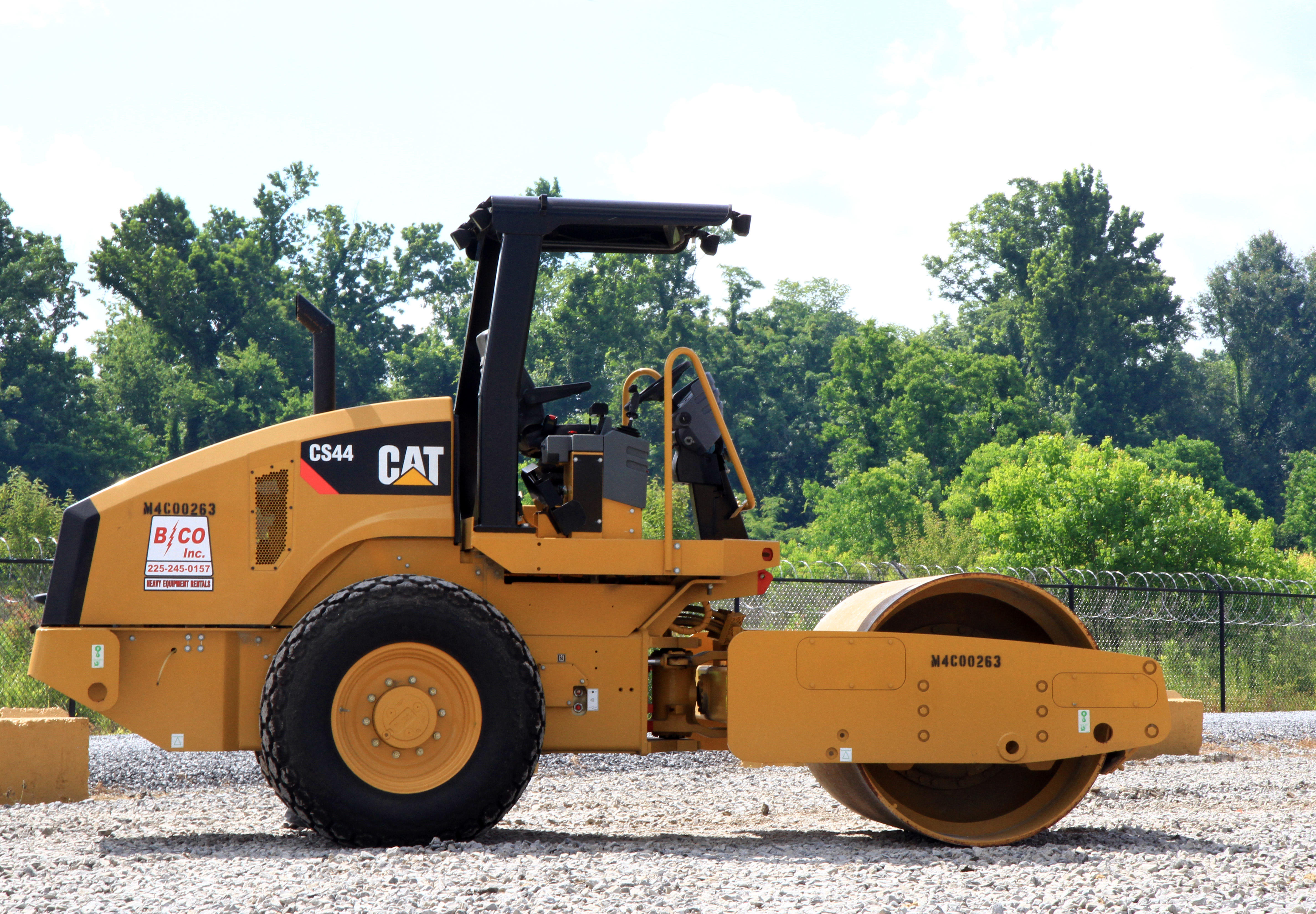 Cat CS44 Vibratory Soil Compactors | Caterpillar Equipment Rentals