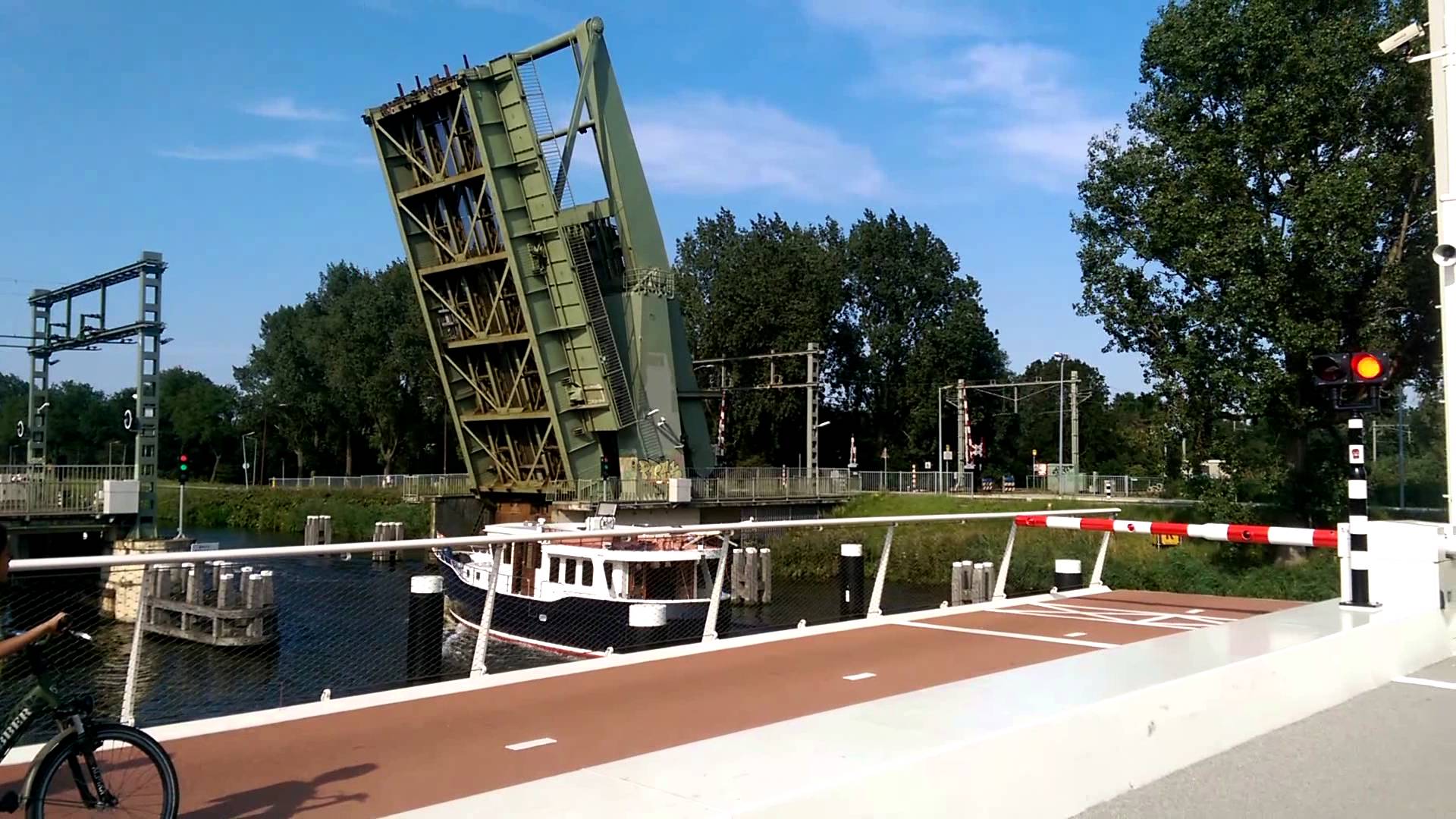 Victoriebrug/ spoorbrug /Alkmaar- Drawbridge - YouTube