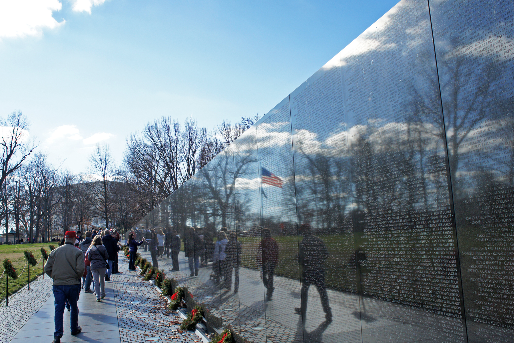 File:US flag reflexion on Vietnam Veterans Memorial 12 2011 000124 ...