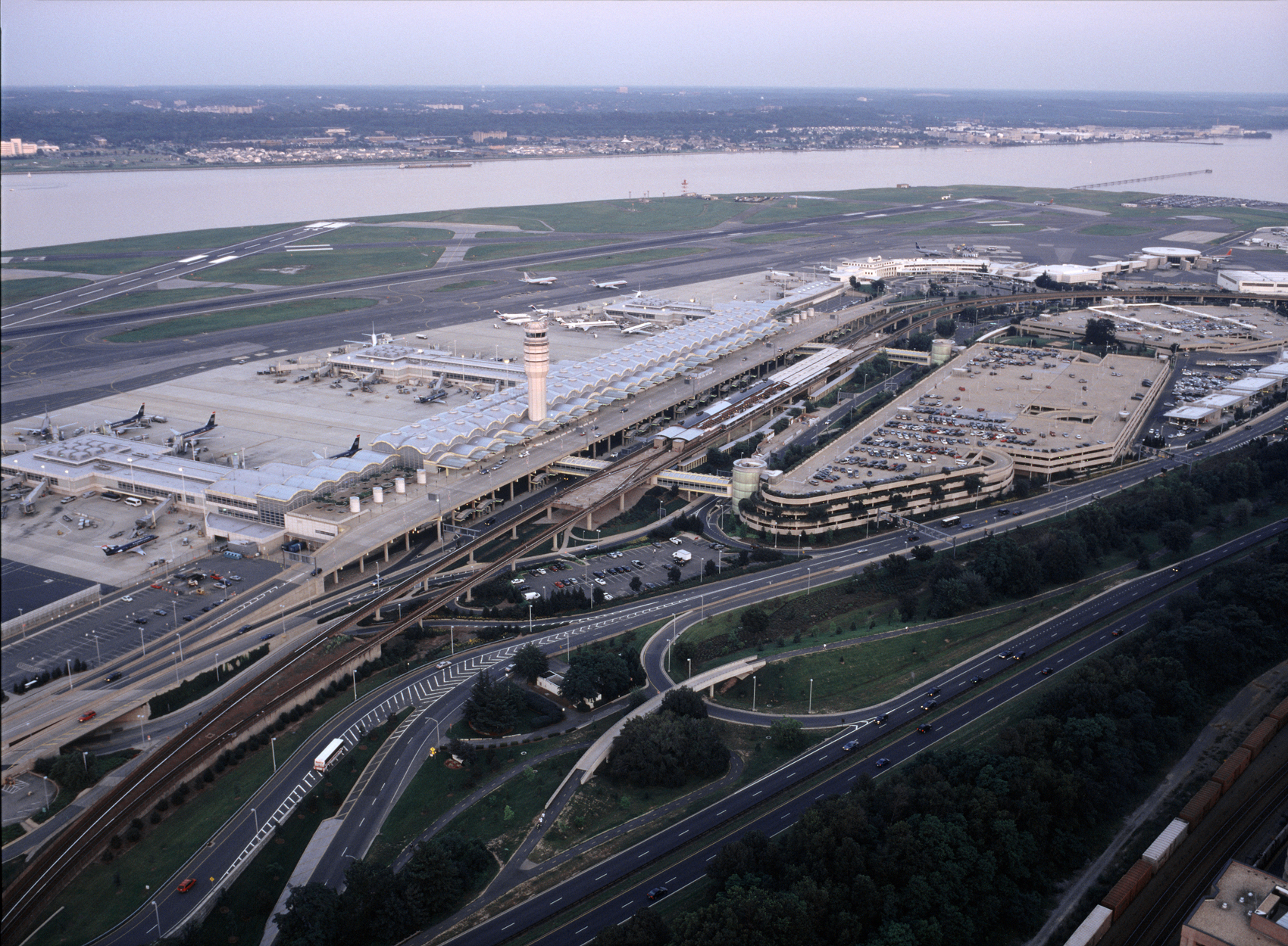 Exterior Views at Reagan National Airport | Metropolitan Washington ...