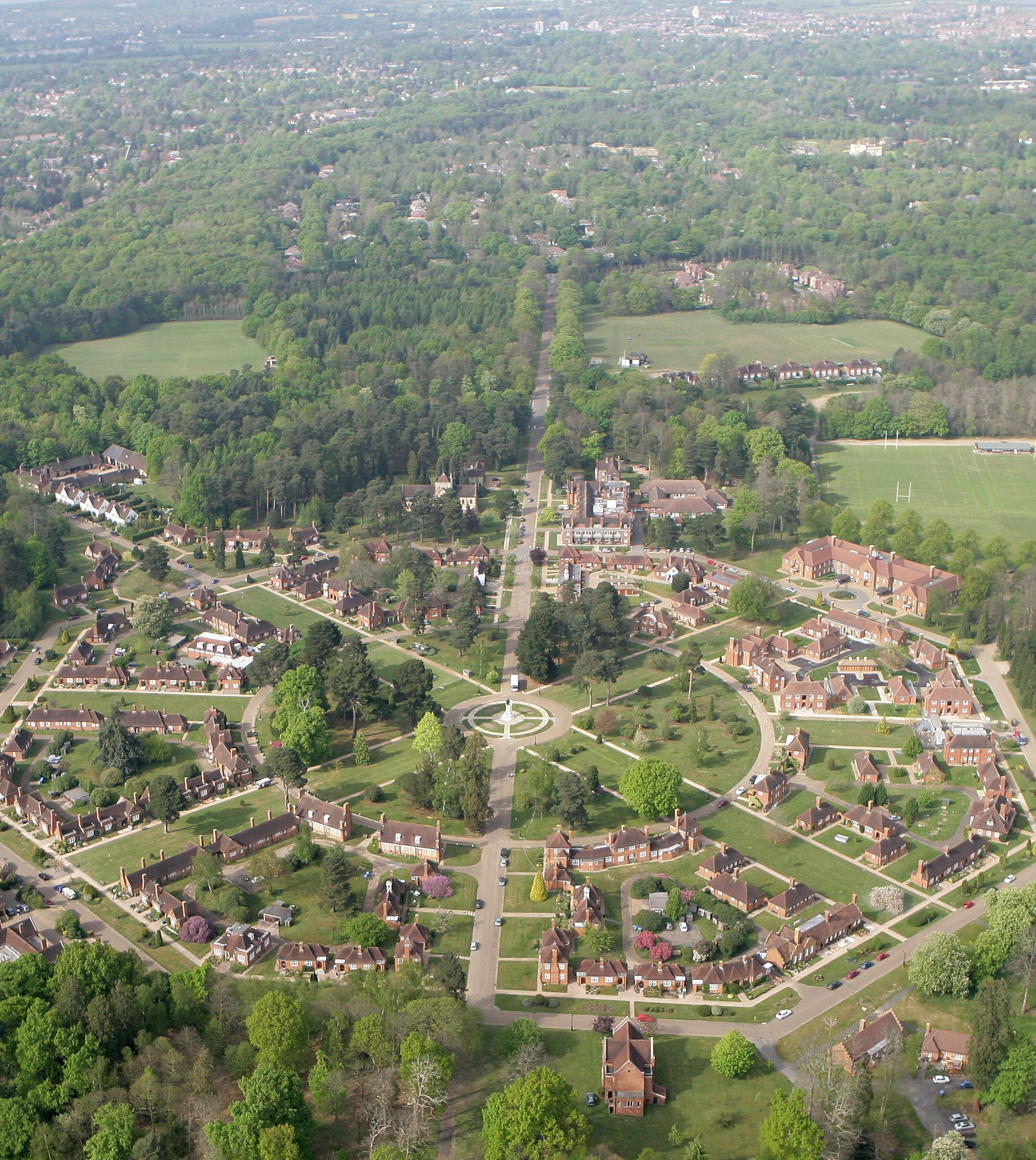 File:Aerial View of Whiteley Village.jpg - Wikimedia Commons