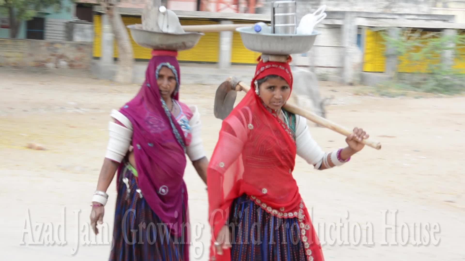 Rajasthan Village women.Strong Working Woman in Indian Village ...