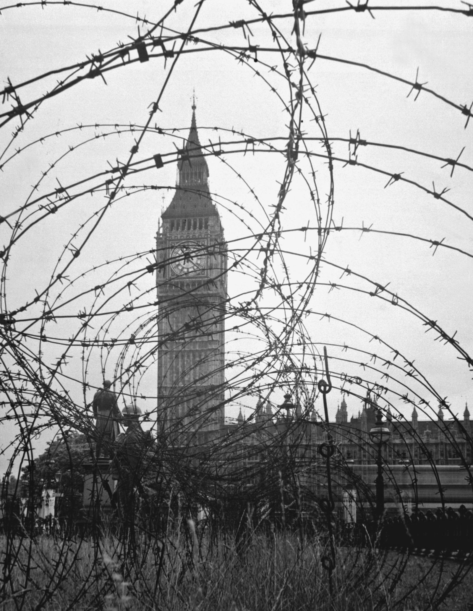 Barbed Wire near Big Ben | foto | Pinterest
