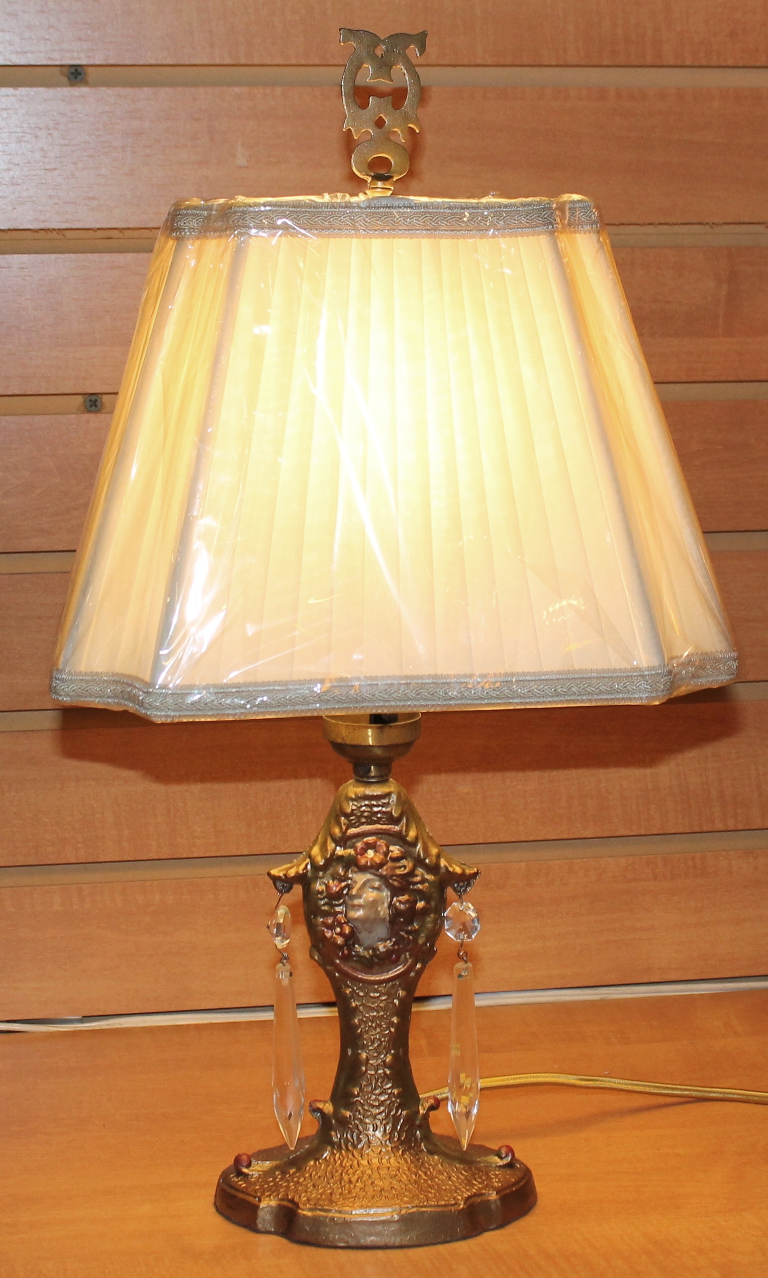 Victorian Faces Art Deco Antique Iron Lamp 17