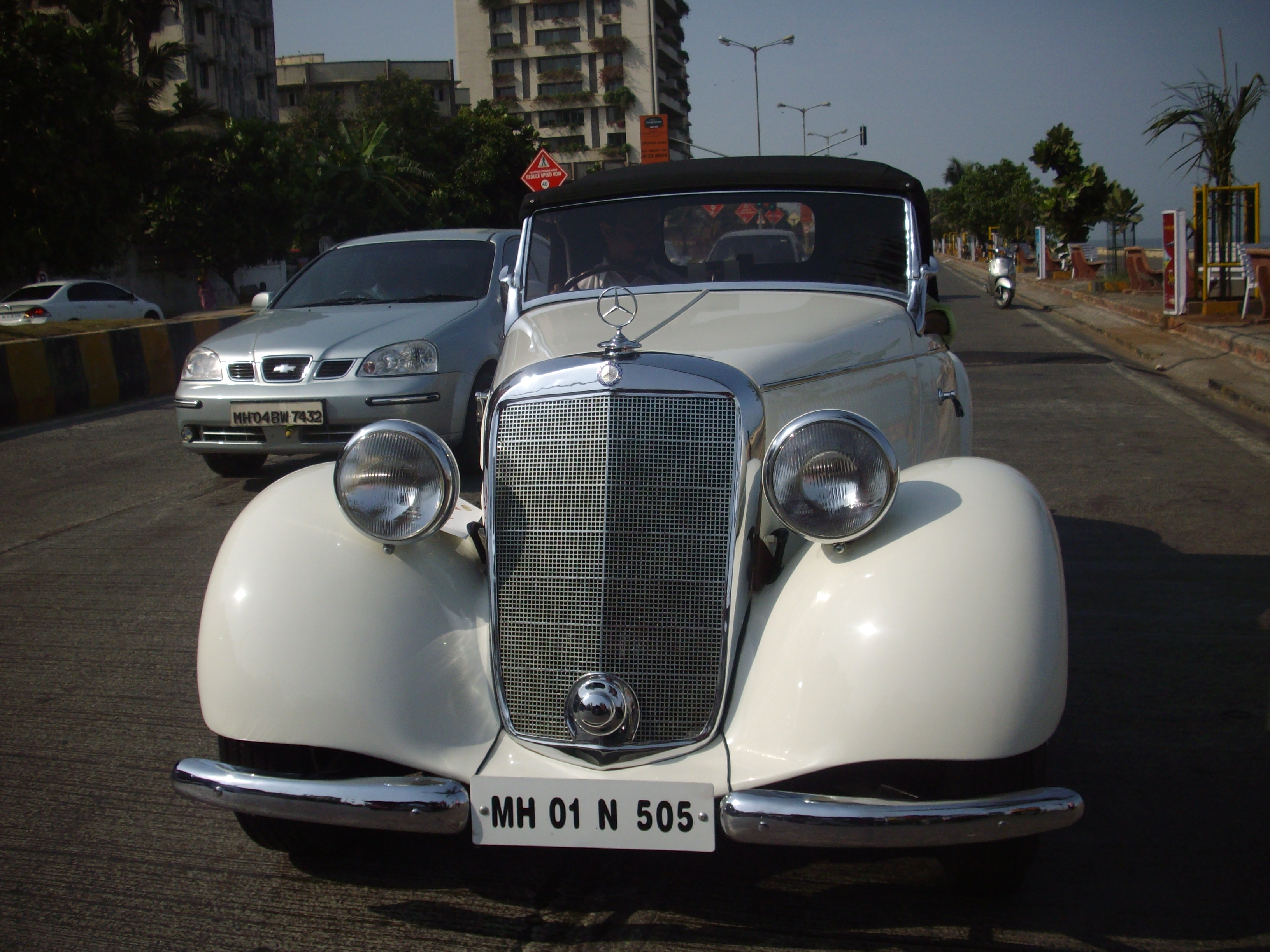File:'Classic vintage Mercedes Benz' at 'Mumbai vintage car rally ...