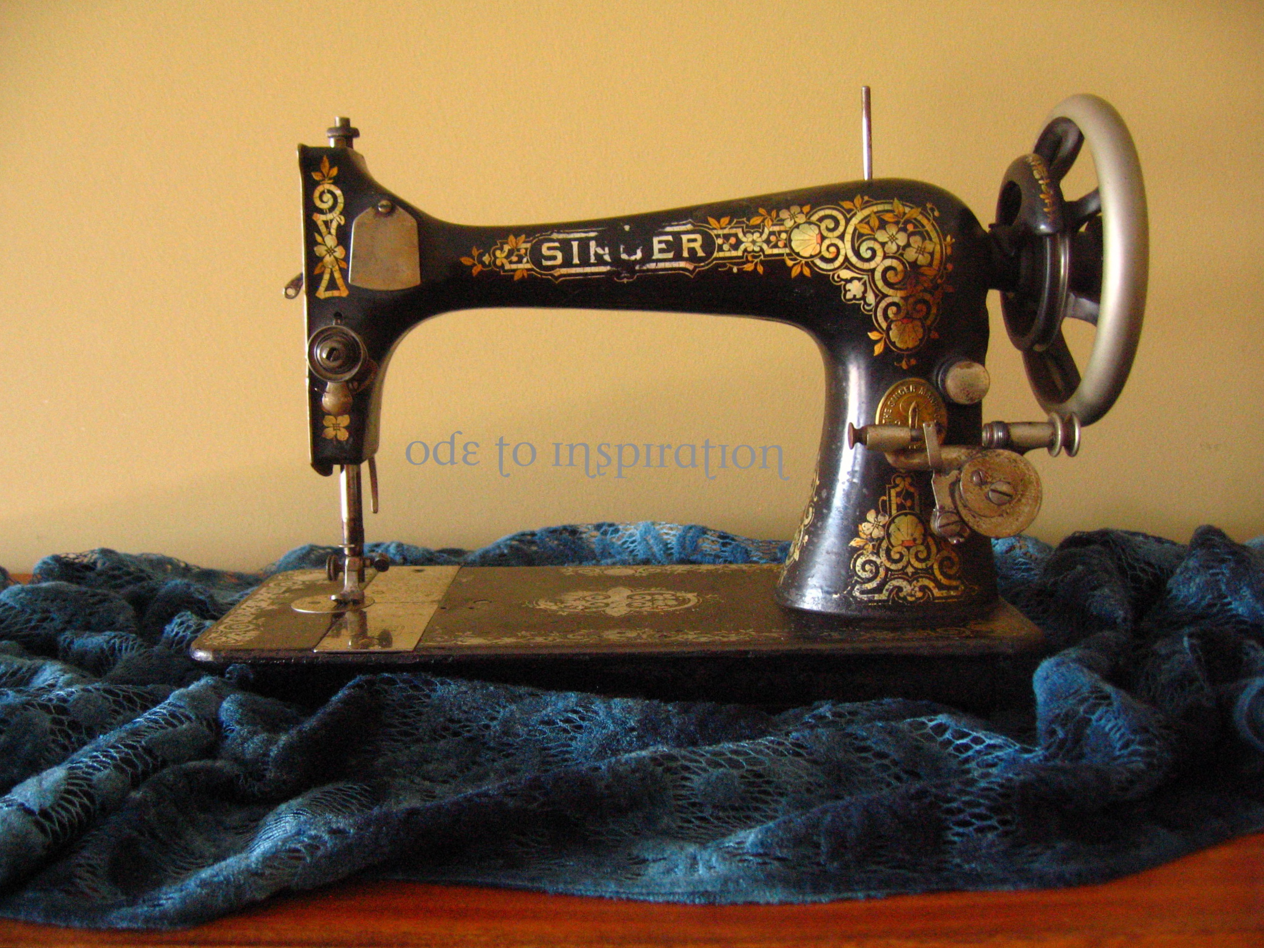 Vintage Singer Sewing Machine | Ode to Inspiration