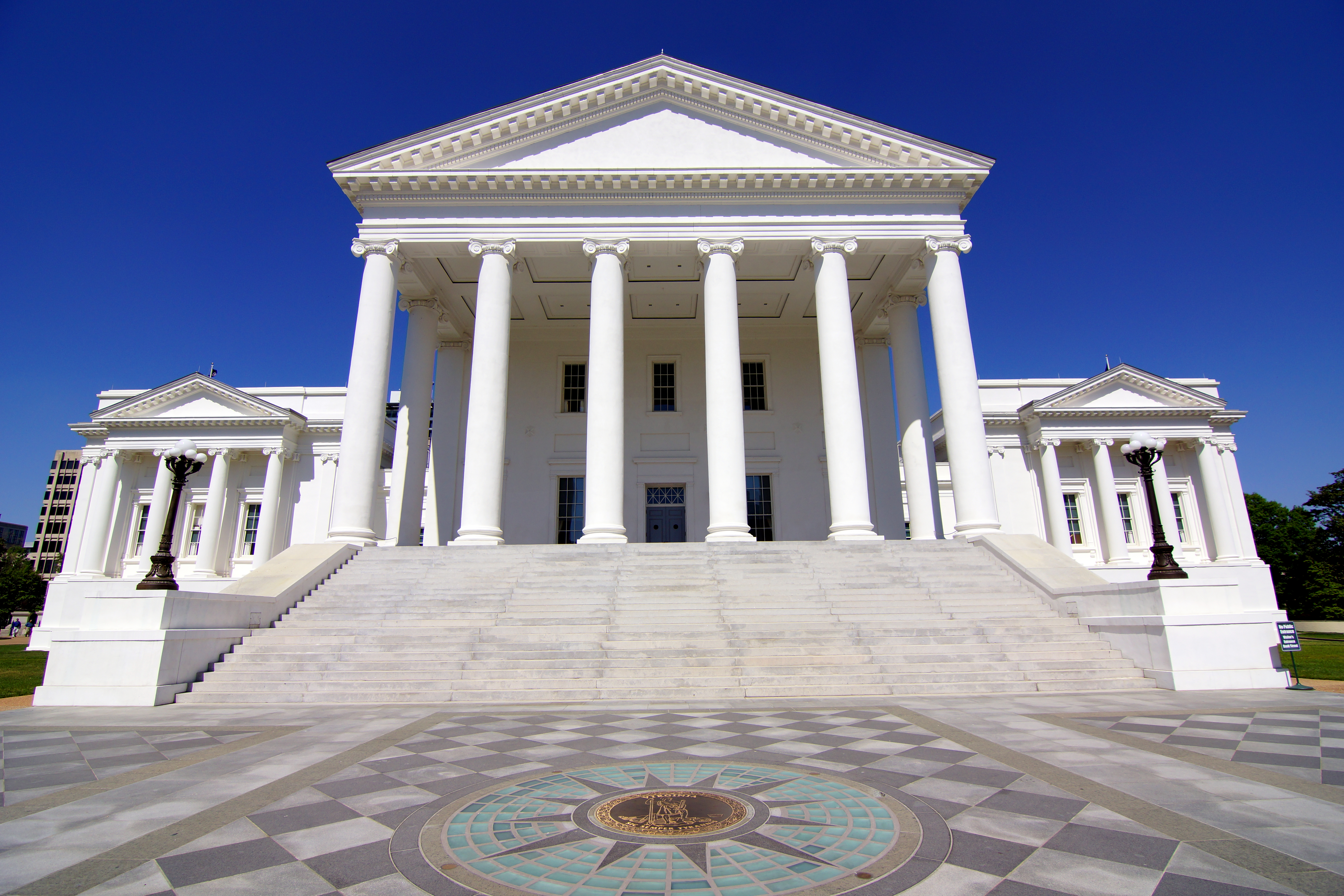 File:Virginia State Capitol Building 2.jpg - Wikimedia Commons