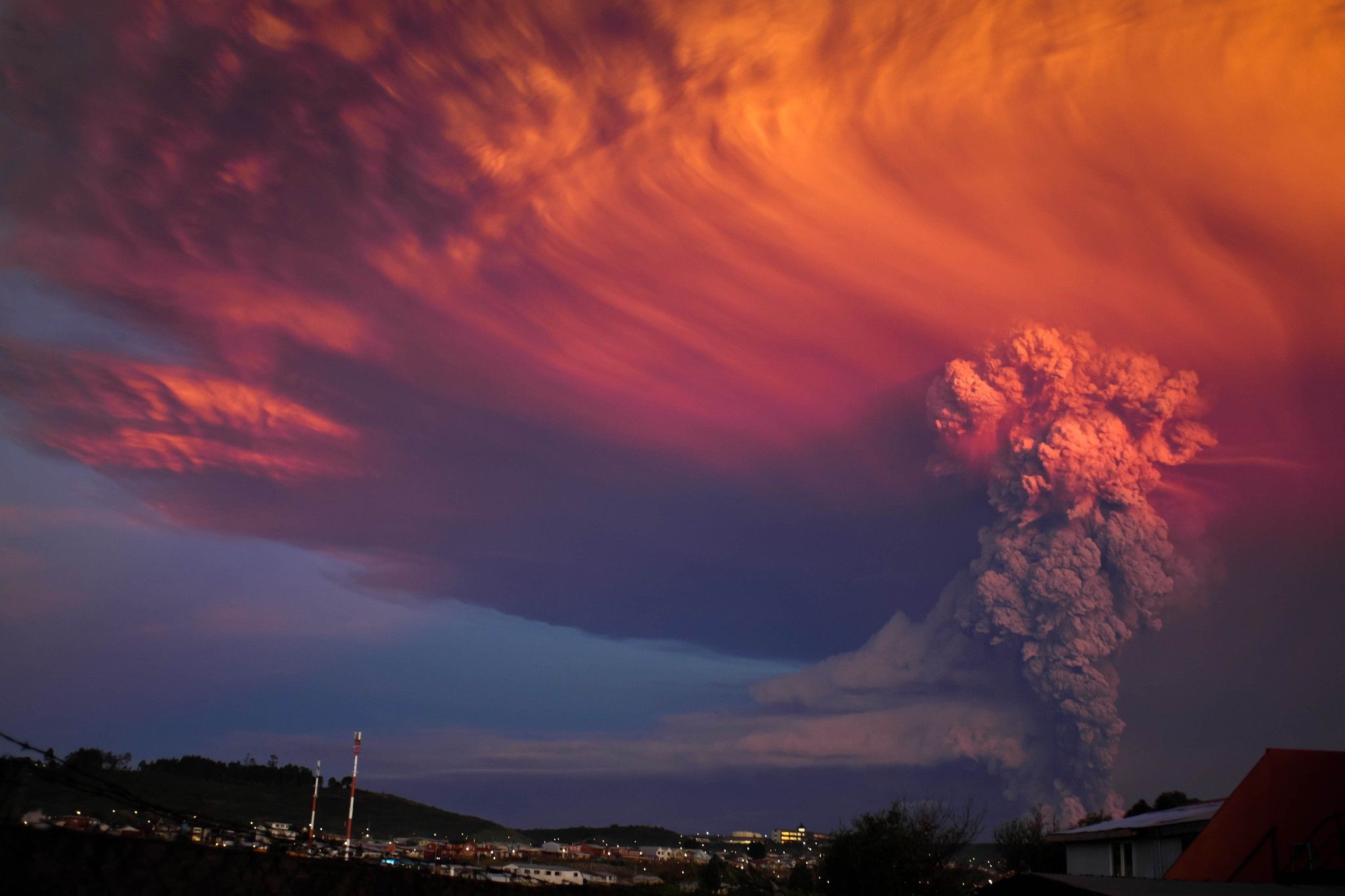 Ash from the #Cabulco #volcano in #Chile mixes together with the ...