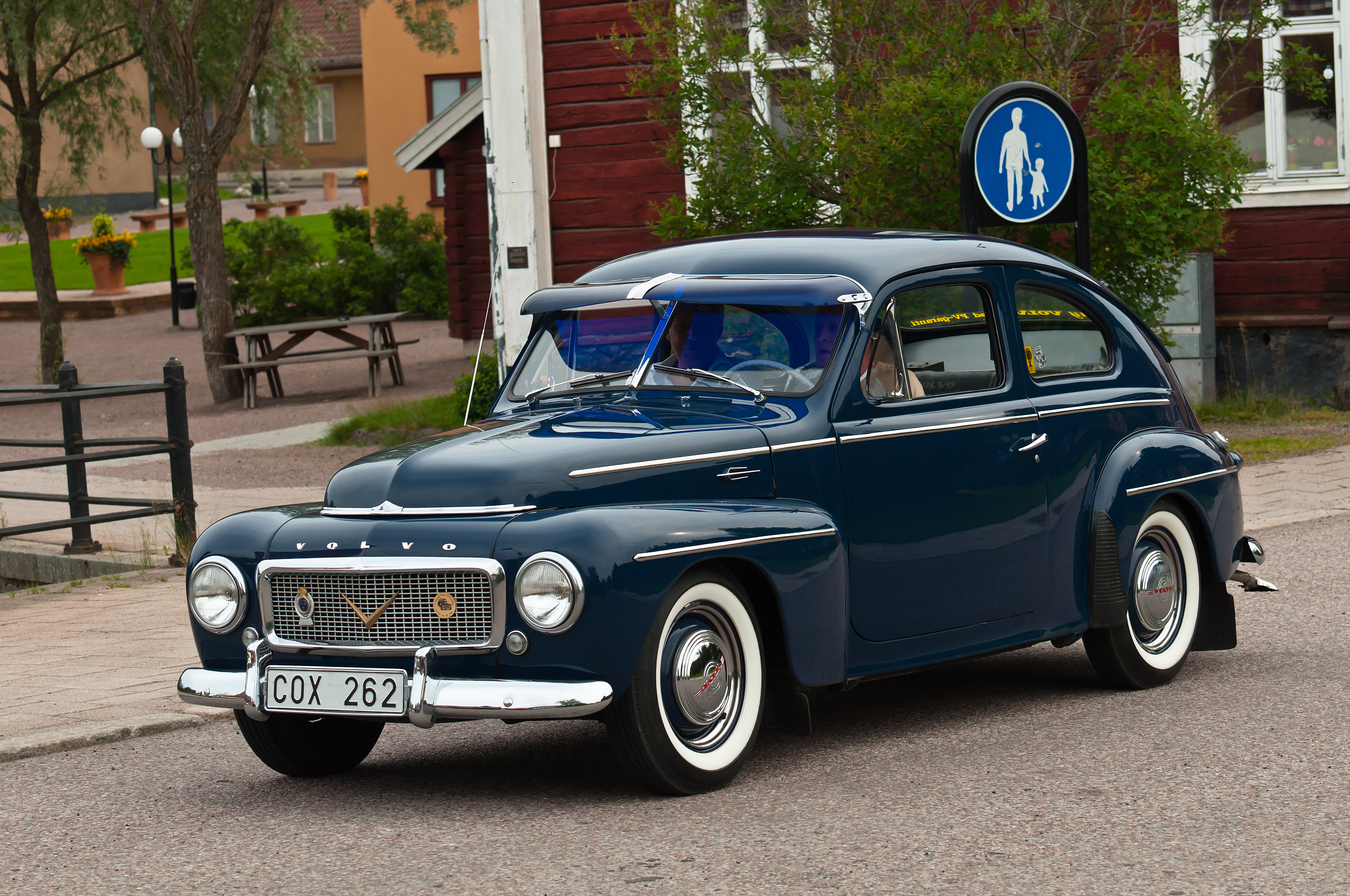 Volvo pv 444 from 1957 photo