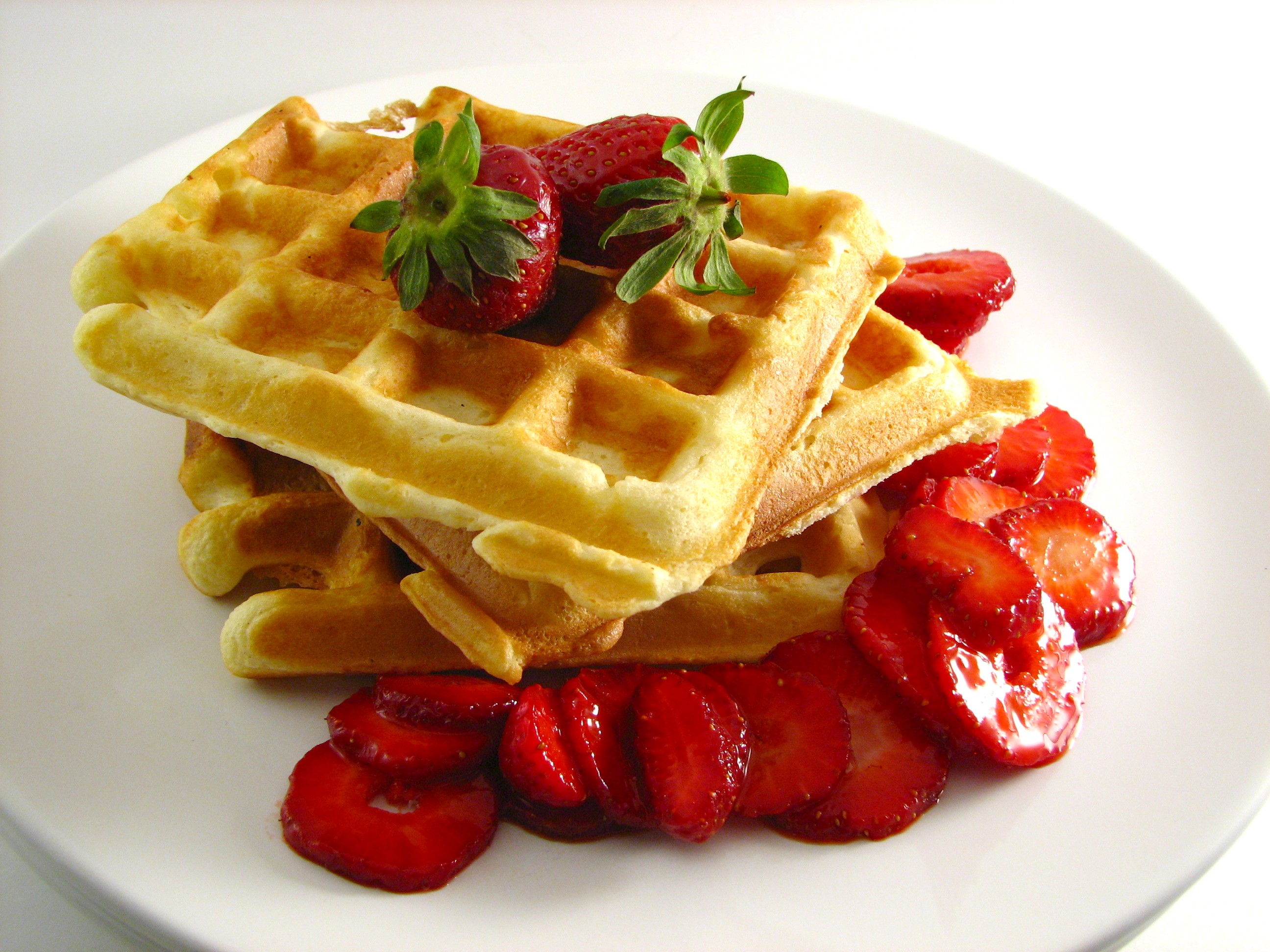 File:Waffles with Strawberries.jpg - Wikimedia Commons