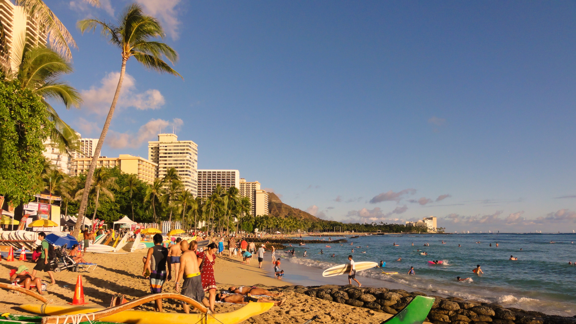 File:Waikiki Beach, Honolulu.JPG - Wikimedia Commons
