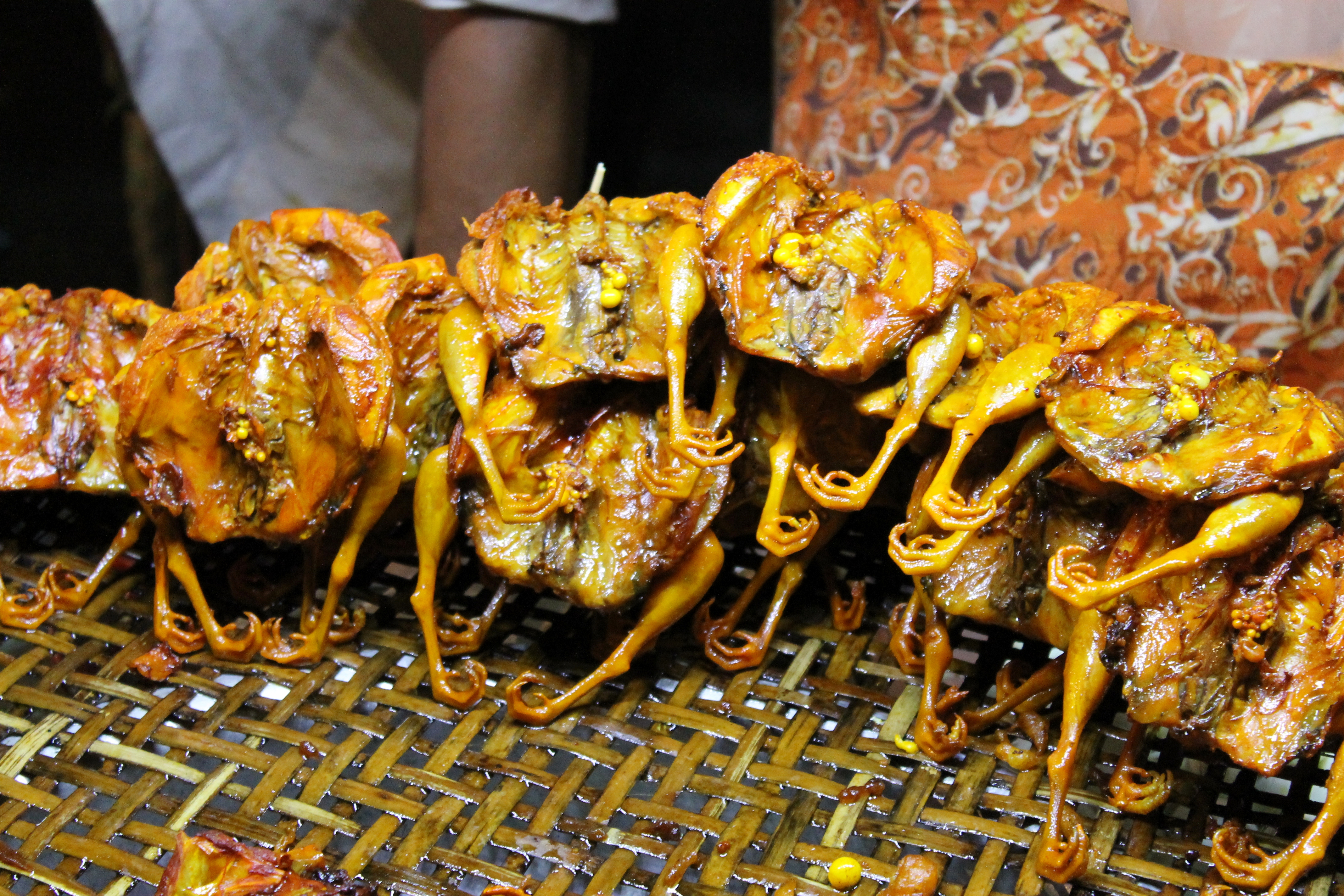 Do You Want Some Food Birdie? – Street Food of Burma | PinkyBinks