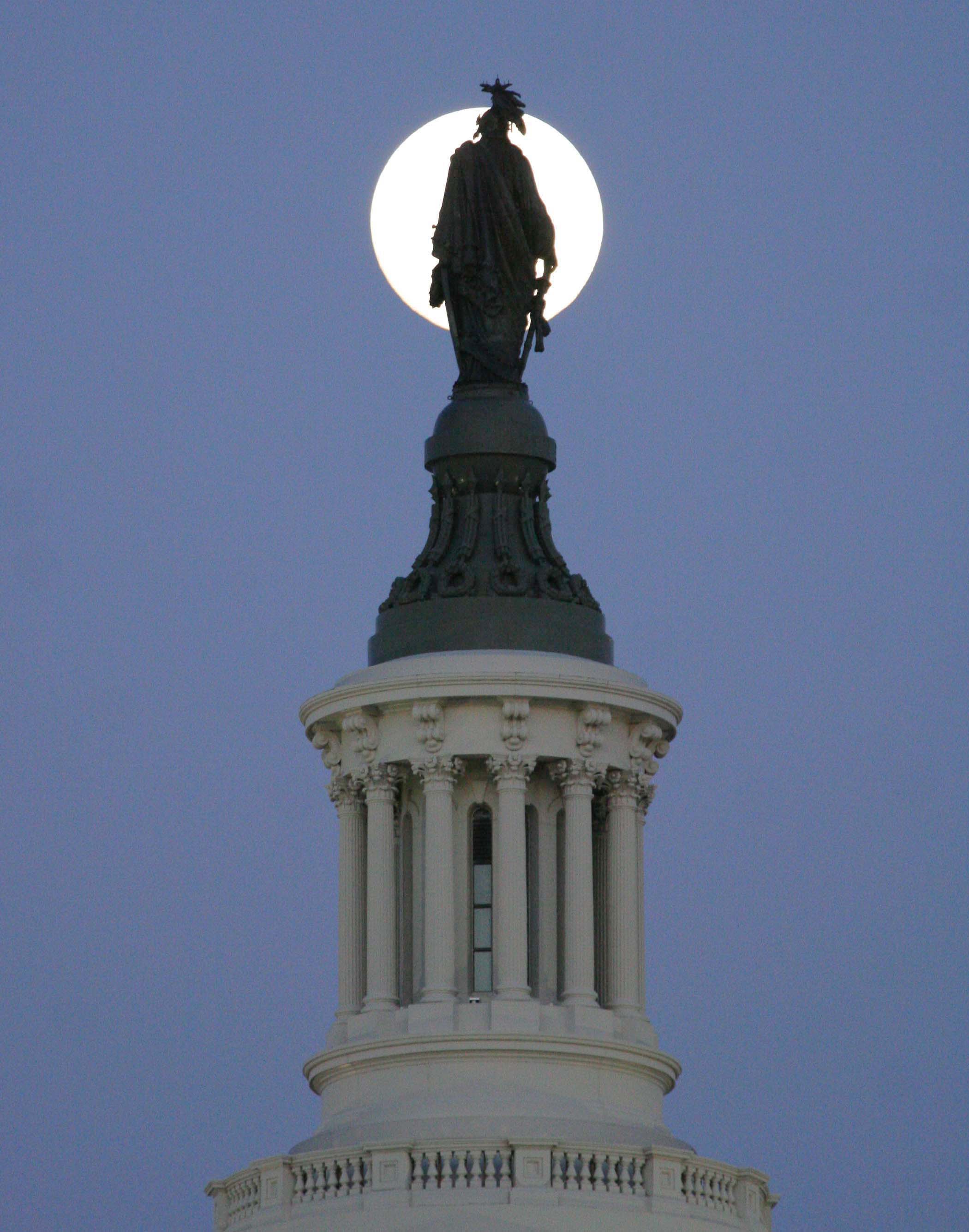 File:Freedom Statue full moon.jpg - Wikimedia Commons